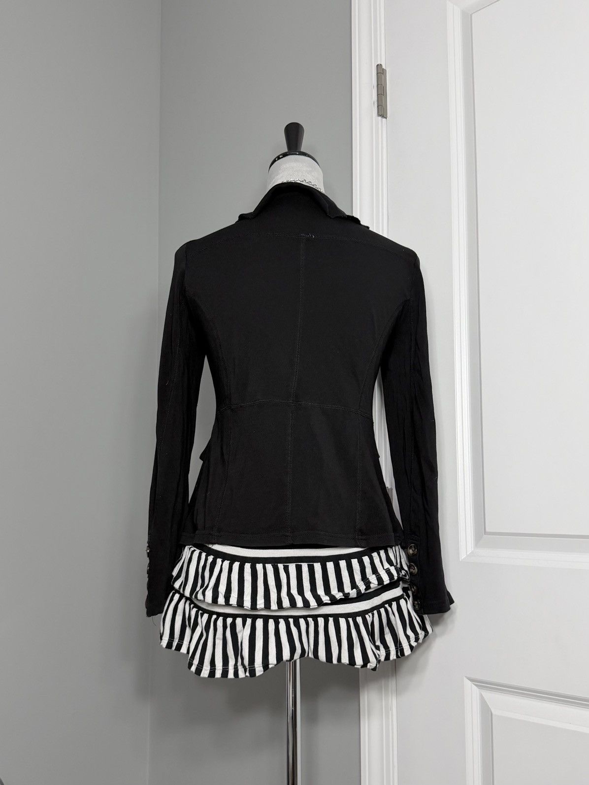 Other Mystree Black Ruffle Open Front Button Cardigan w/ Pockets Size S / US 4 / IT 40 - 4 Thumbnail