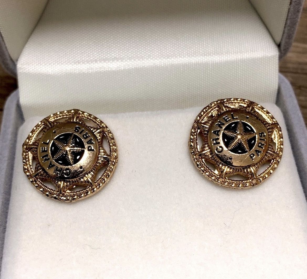Chanel Chanel Buttons Rearranged Earrings Size ONE SIZE - 4 Thumbnail
