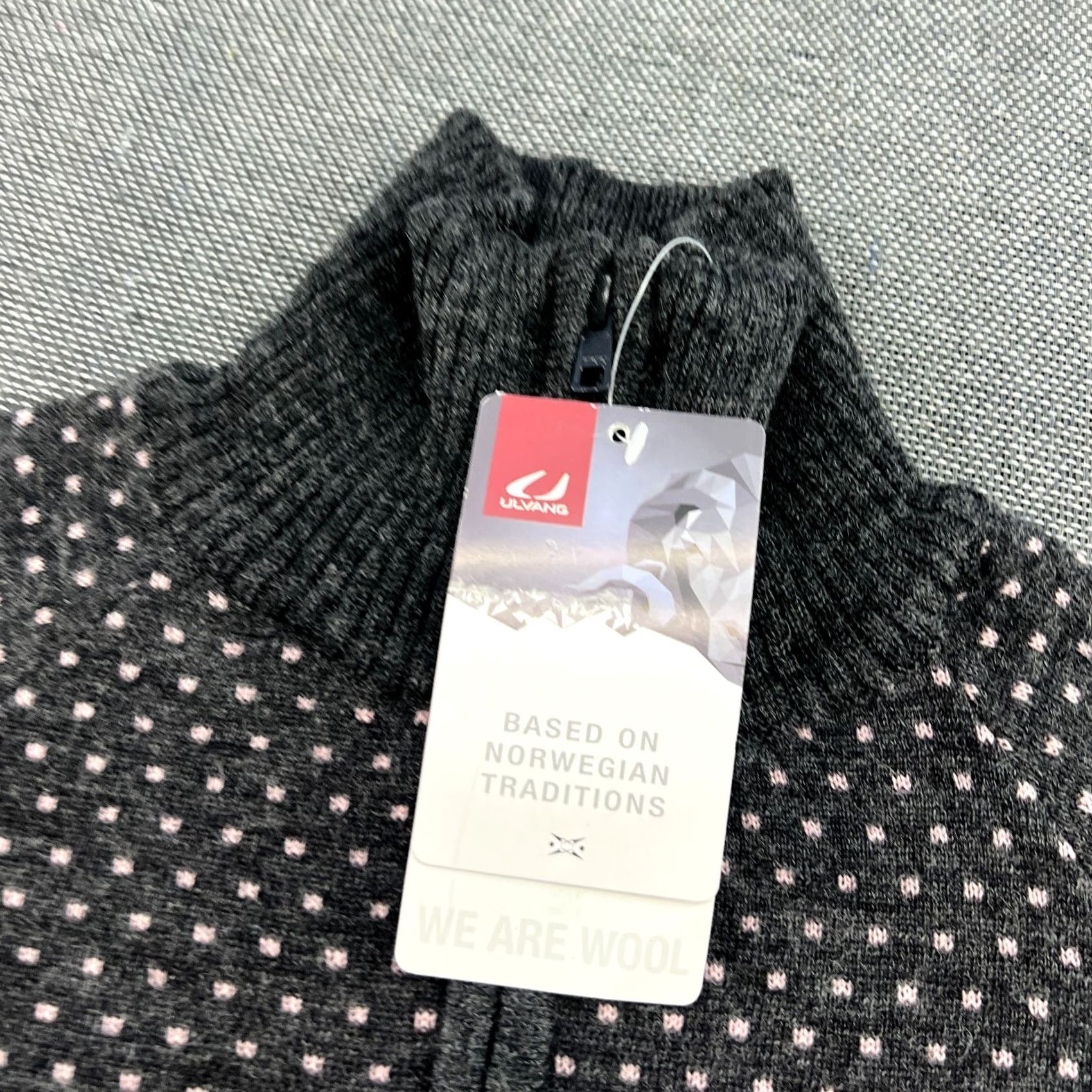 Vintage ULVANG Norway Womens Sweater Small 100% Wool Gamvik Gray 1/4 Zip Turtle Neck Pullover Knit Casual, Travel, Workwear Womens Size S / US 4 / IT 40 - 2 Thumbnail