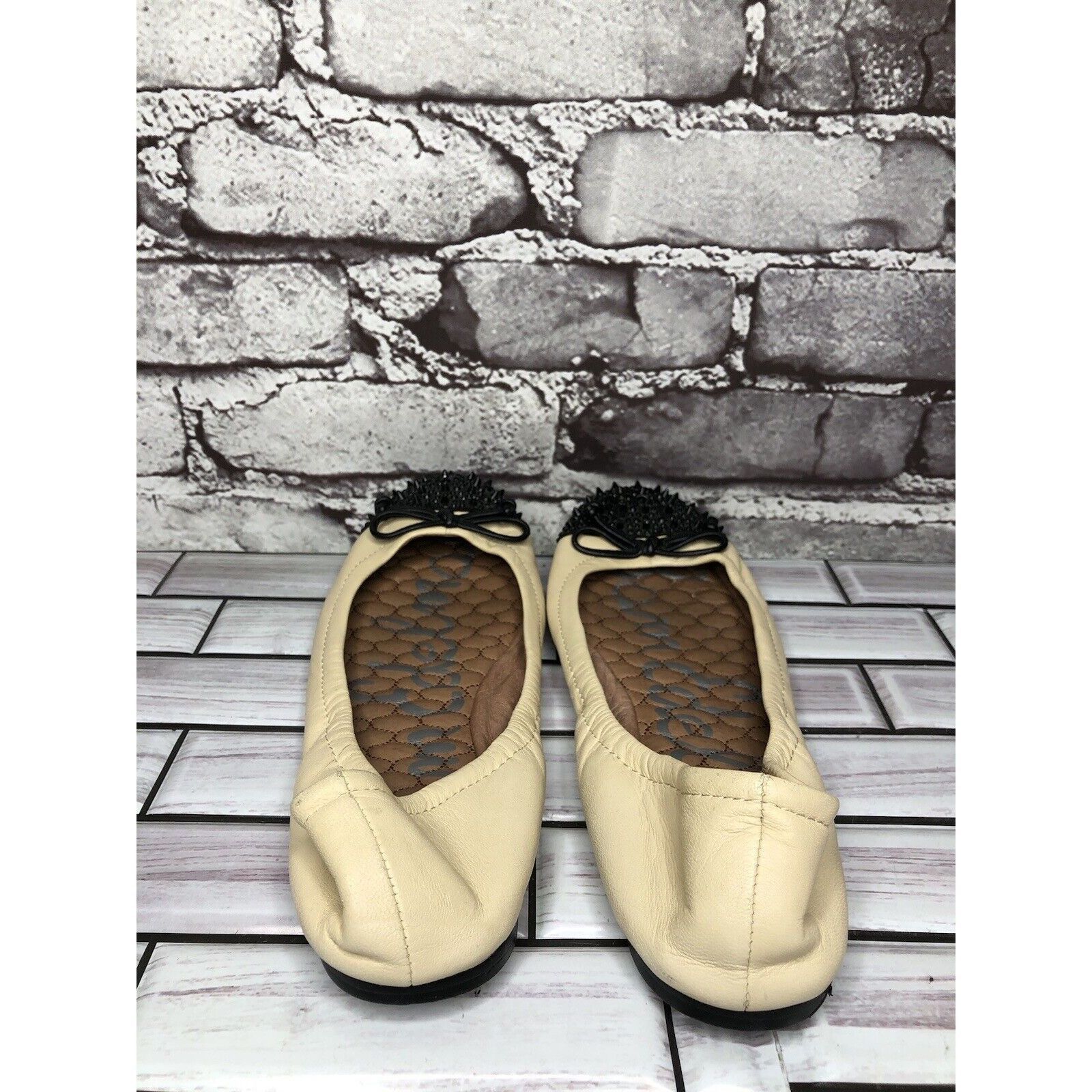 Sam Edelman Sam Edelman Beatrix Beige Leather Black Bow Studded Toe Ball Size US 7 / IT 37 - 4 Thumbnail