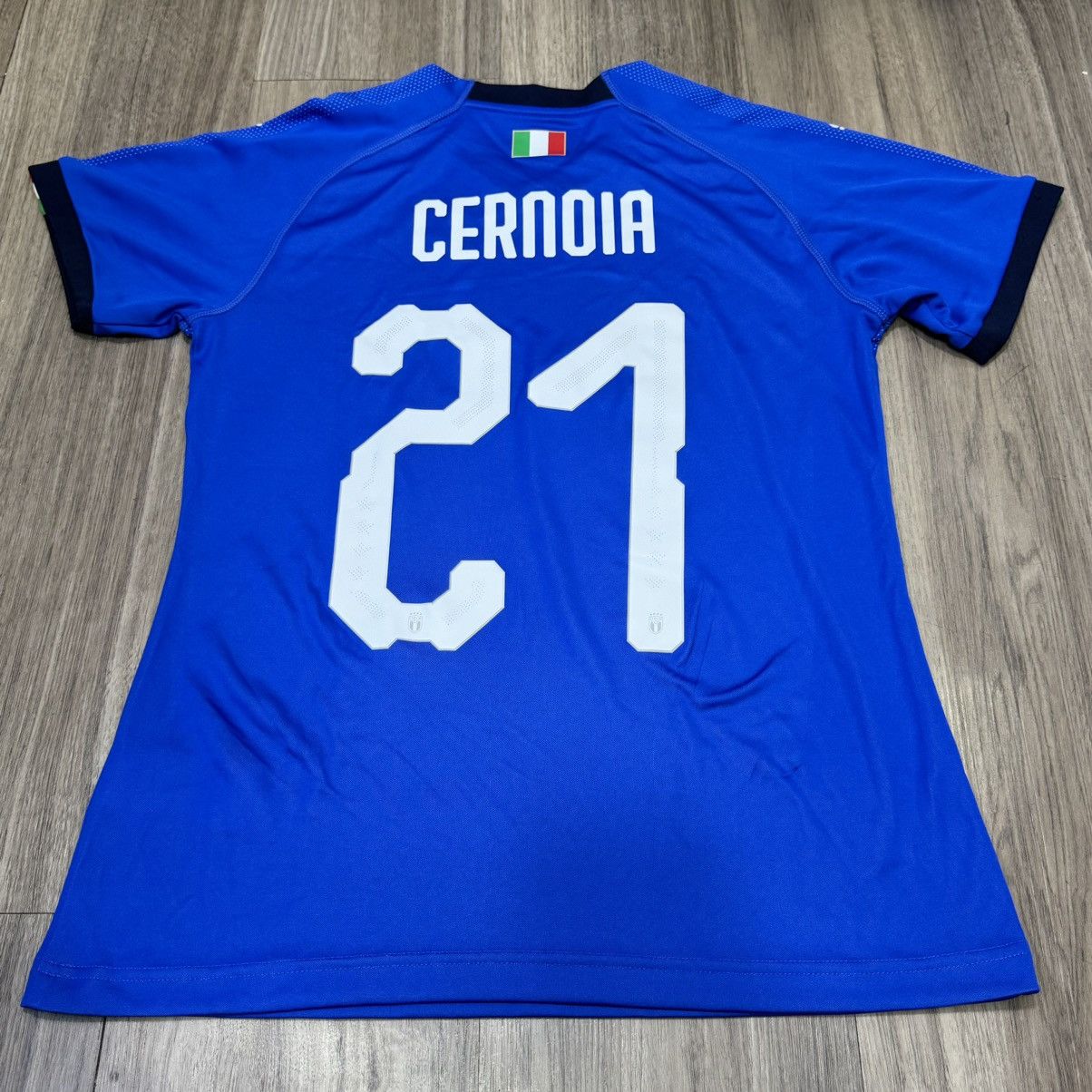 Puma Italy 2018 women team match issued home shirt #21 Cernoia Size M / US 6-8 / IT 42-44 - 2 Thumbnail