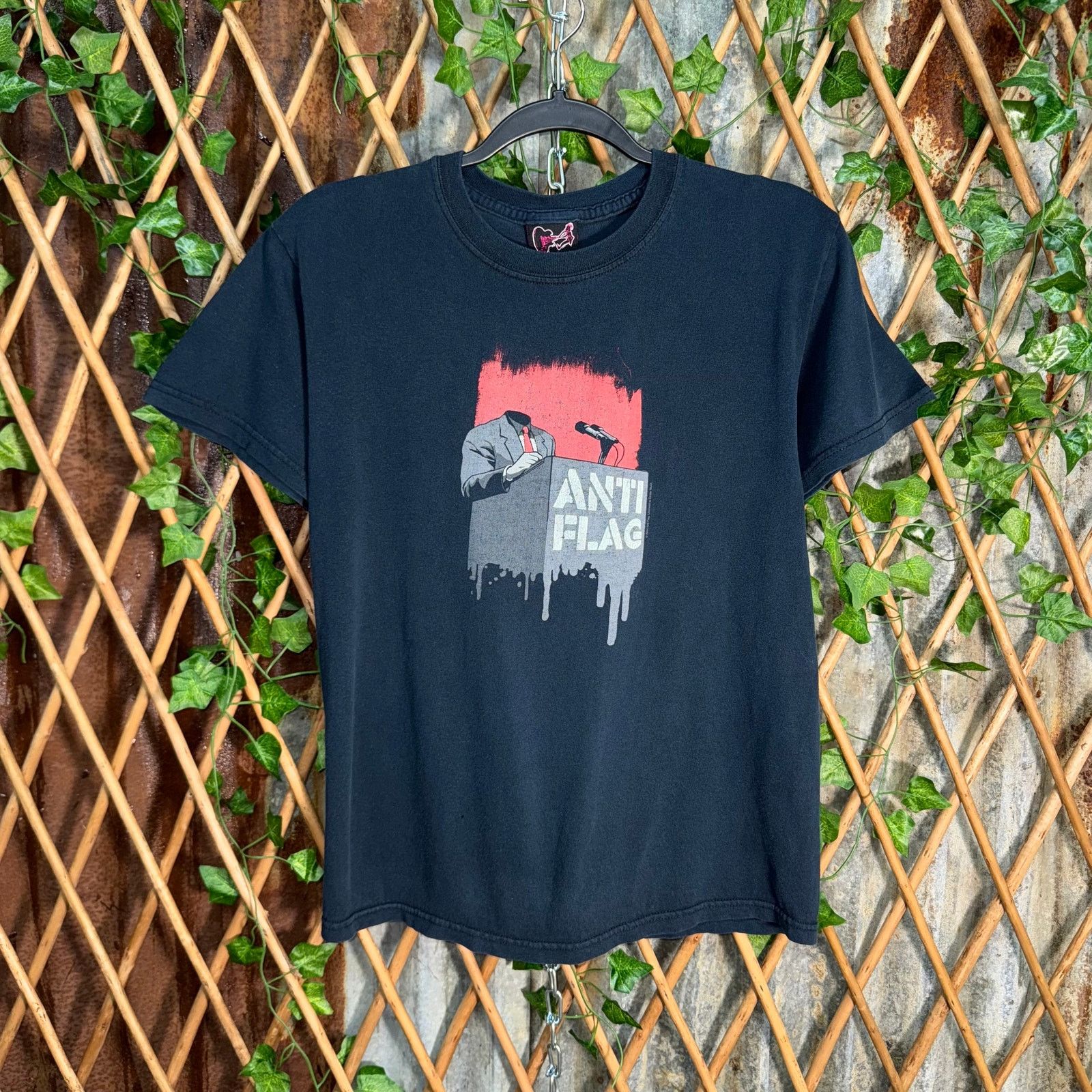 Vintage Vintage Y2K anti-flag 2004 cinderblock rare rock band tshirt Size US S / EU 44-46 / 1 - 1 Thumbnail