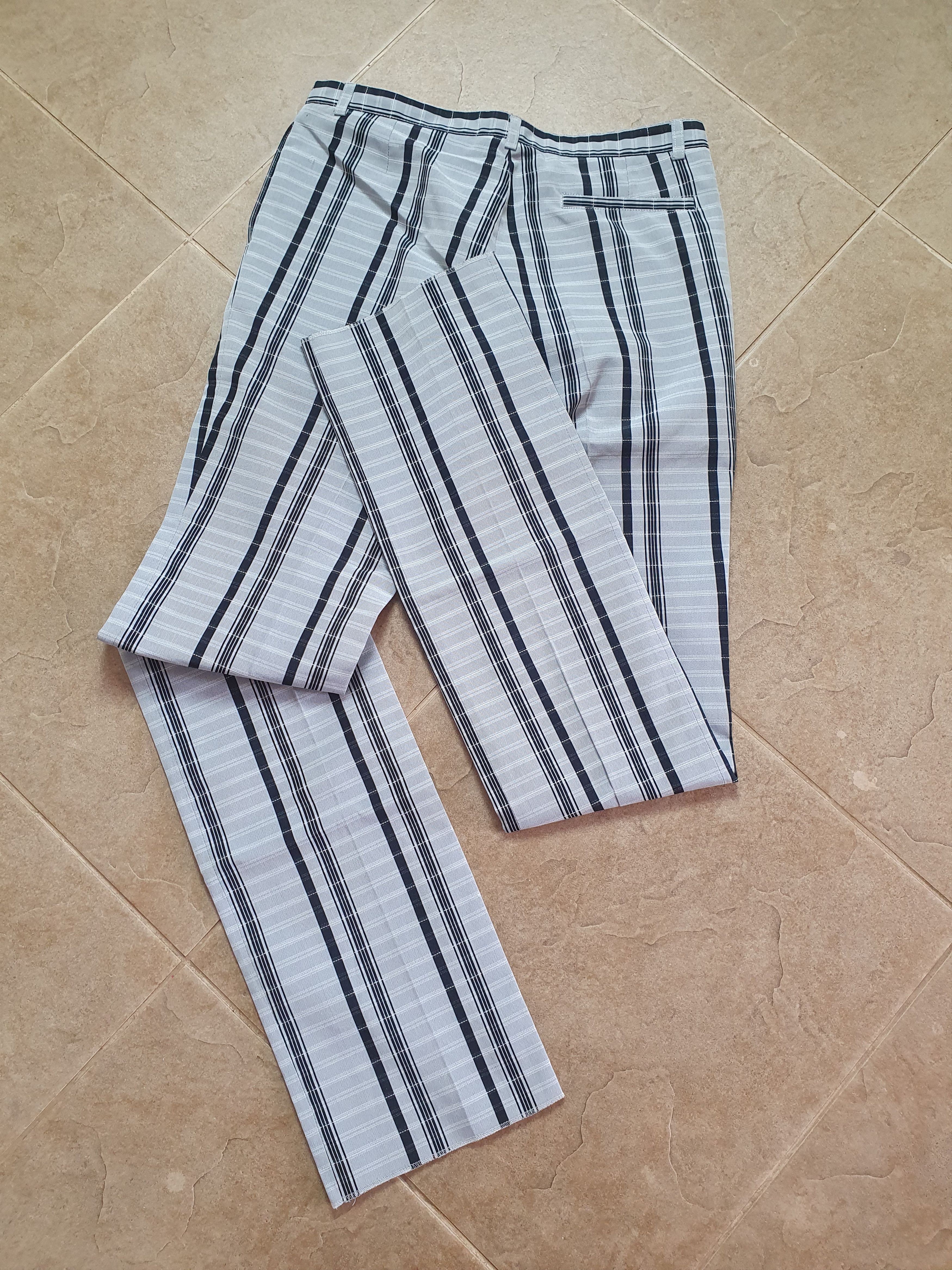 Burberry Vintage women's Burberry Check Grey Size 40 Made in Italy Size 40" / US 18 - 4 Thumbnail