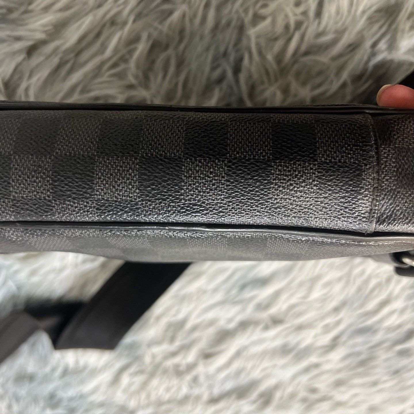 Louis Vuitton Louis Vuitton Waist Crossbody Bag Size ONE SIZE - 4 Thumbnail
