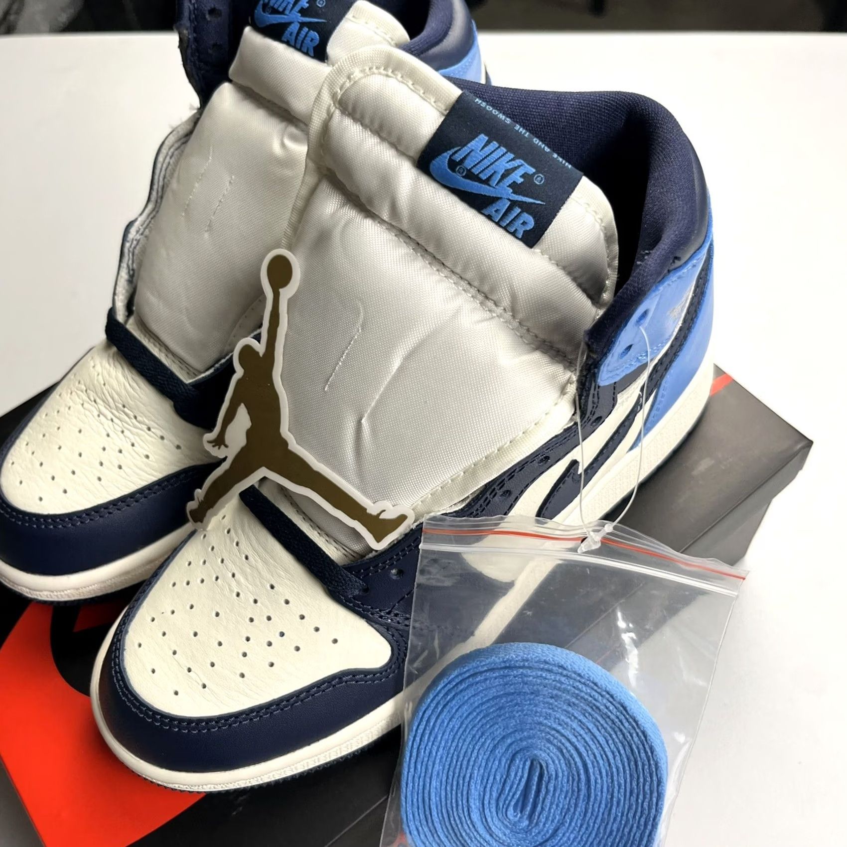 Jordan Brand Nike Air Jordan 1 Retro High Obsidian UNC 575441-140 - Men's Size 4 - Blue Size US 5 / EU 37 - 6 Thumbnail