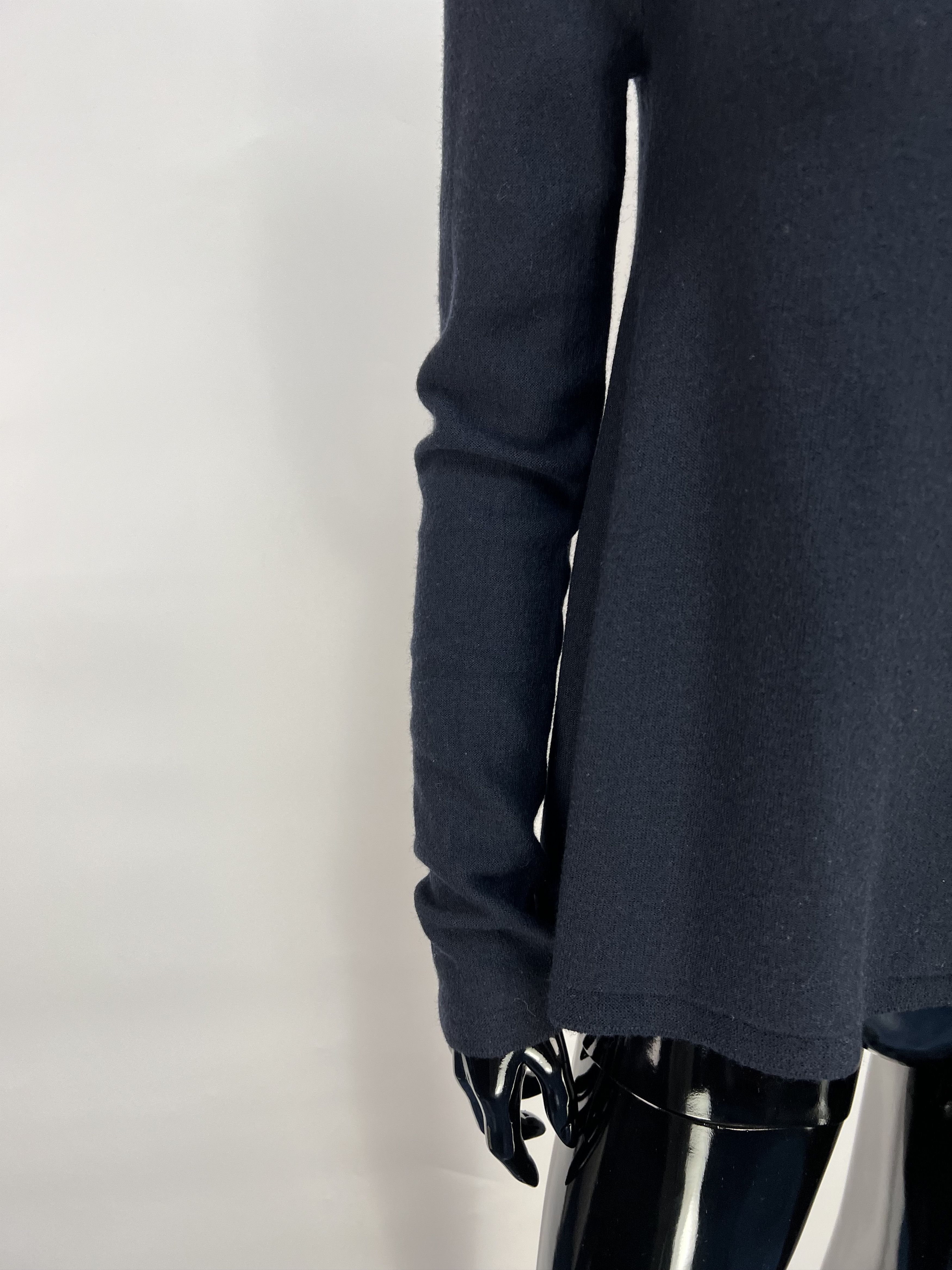 hannes roether Hannes Roether Navy 100% Merino Wool Crew Neck Sweater Size S / US 4 / IT 40 - 4 Thumbnail