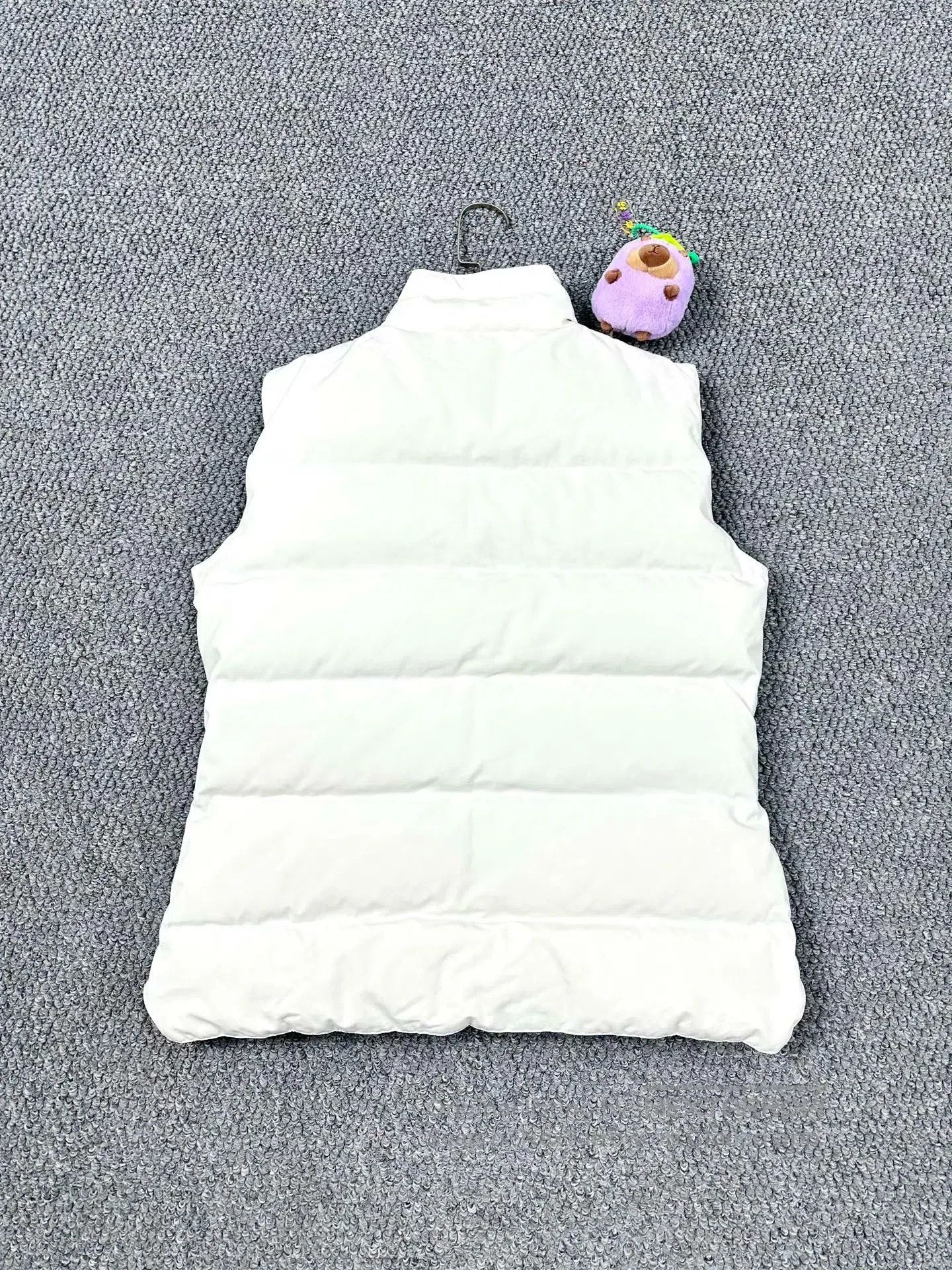 Canada Goose Canada Goose White Chest Badge Down Vest| Size US L / EU 52-54 / 3 - 2 Thumbnail