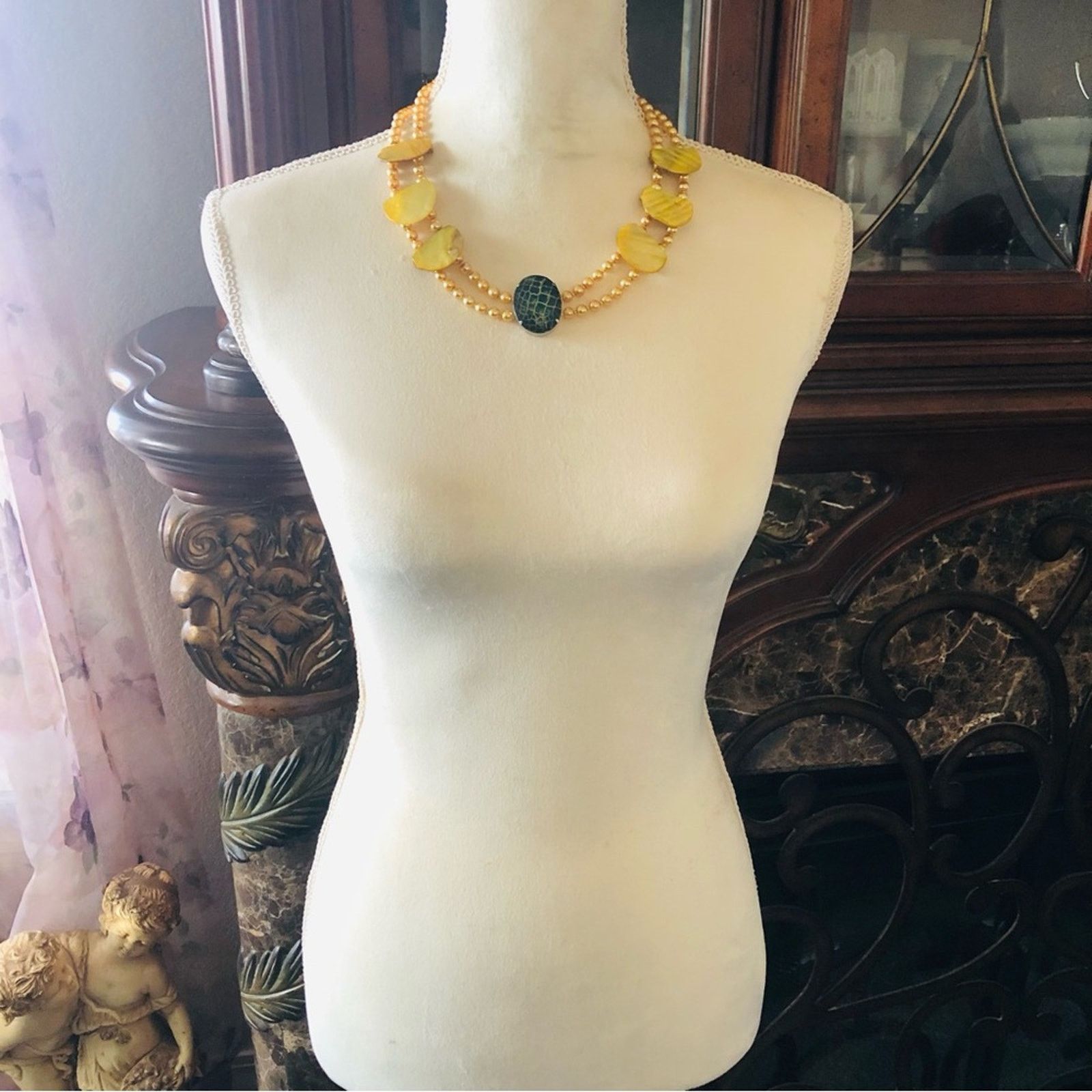 Handmade Handcrafted repurpose dyed abalone Pearl necklace Size ONE SIZE - 6 Thumbnail