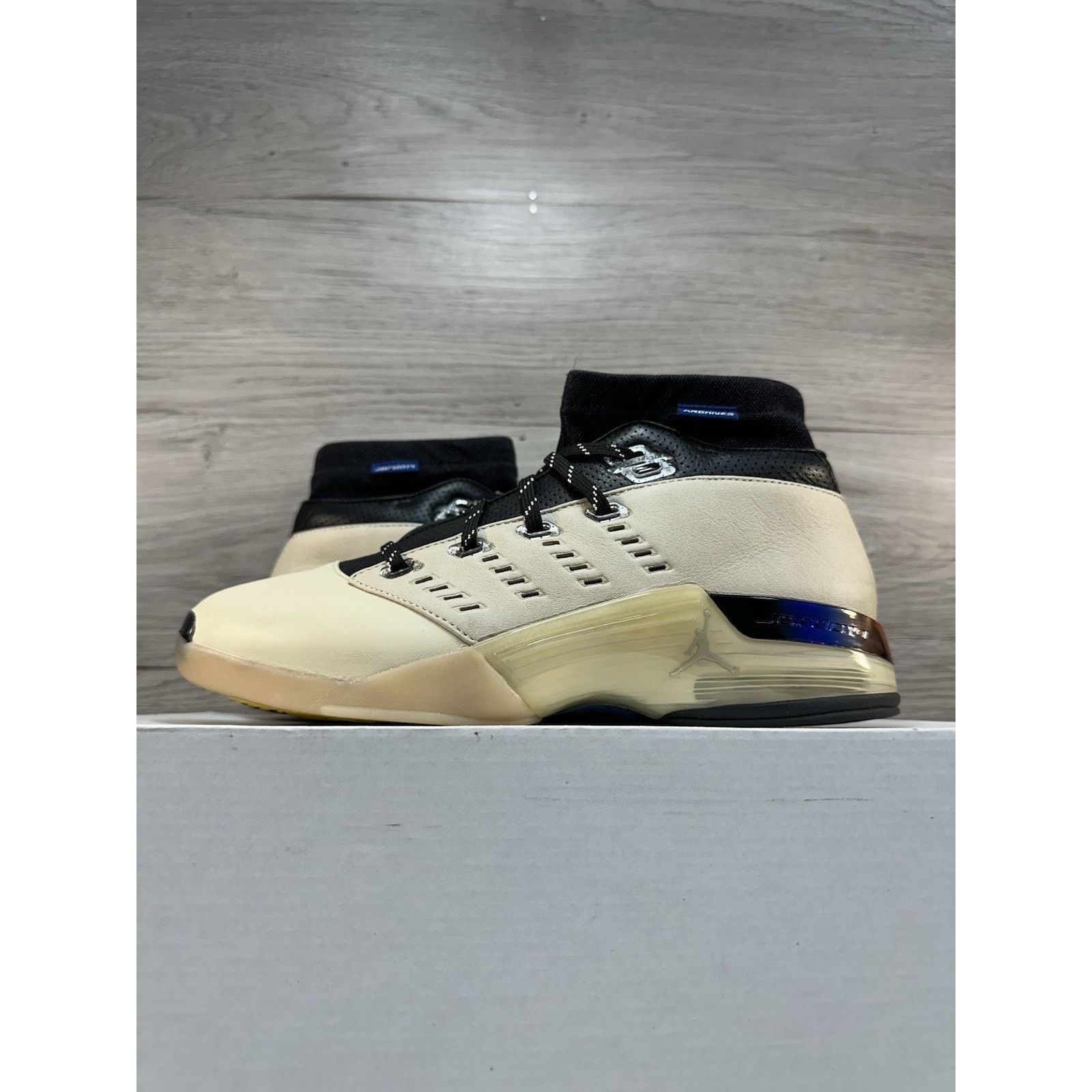 Infinite Archives × Jordan Brand Infinite Archives x Air Jordan 17 Retro Low Beach - Size 8 Size US 8 / EU 41 - 1 Thumbnail