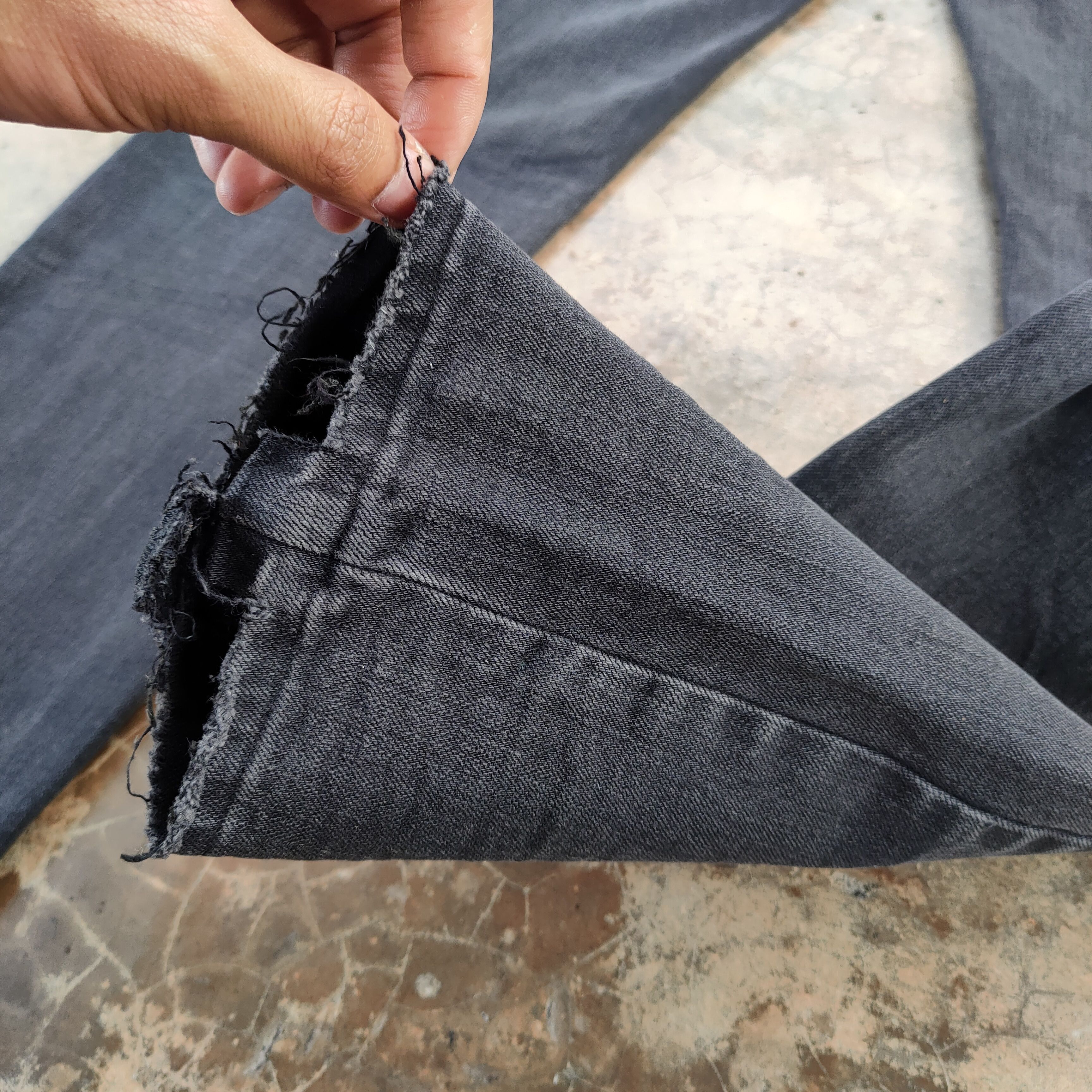 American Eagle Outfitters VINTAGE JAPANESE SKINNY FADED DISTRESSED JEANS DENIM PANTS Size US 31 - 15 Thumbnail