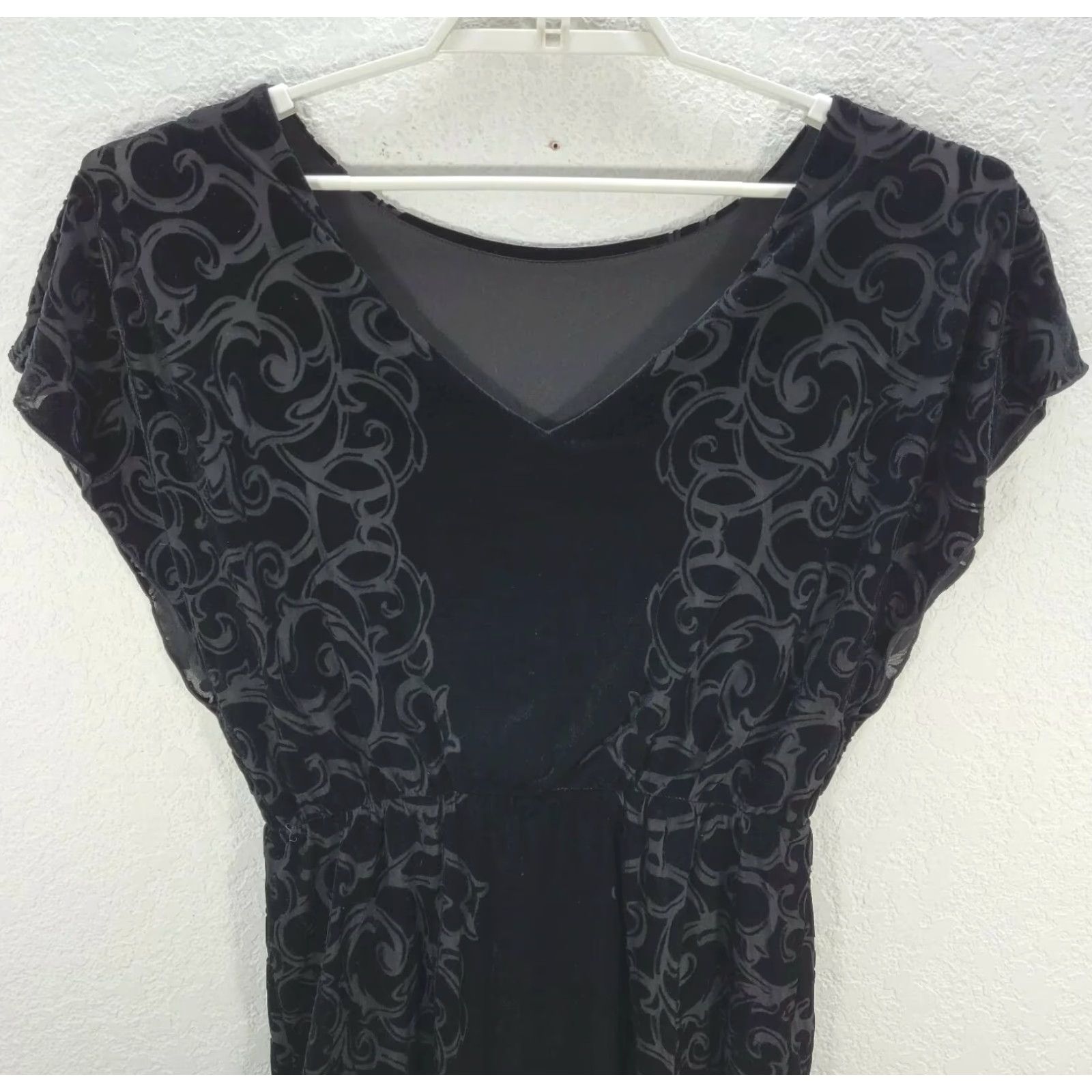 White House Black Market Womens White House Black Market Velvet Textured Lined Mini Dress Open Back XS Black Velvet Textured Open Back Mini Dress Womens XS Size XS / US 0-2 / IT 36-38 - 6 Thumbnail