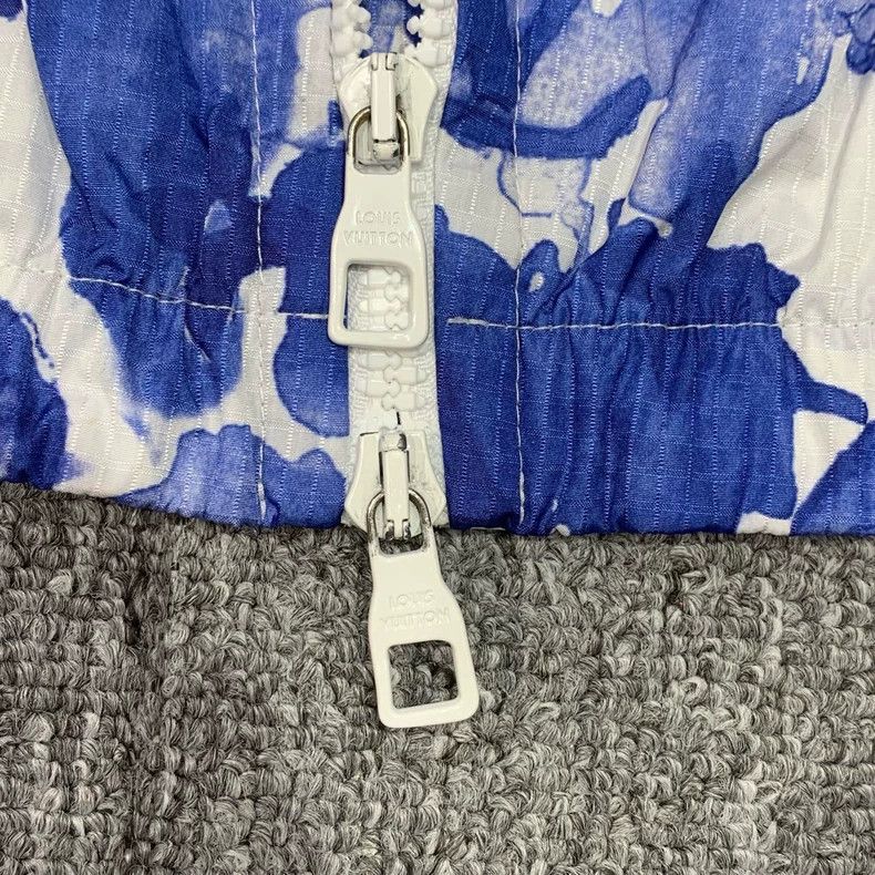 Louis Vuitton Louis Vuitton Blue ink-wash old flower full print assault Size US M / EU 48-50 / 2 - 9 Thumbnail
