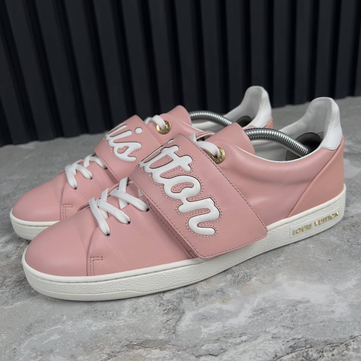 Louis Vuitton Louis Vuitton Frontrow Logo Low Sneakers Leather Size US 7.5 / IT 37.5 - 2 Thumbnail