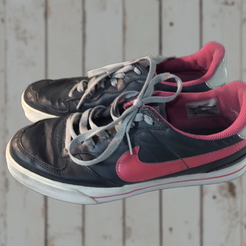 Nike Nike Sneakers Womens Athletic Leather Low Top Size 8.5 Pink Gray Comfortable Casual Size US 8.5 / IT 38.5 - 1 Thumbnail
