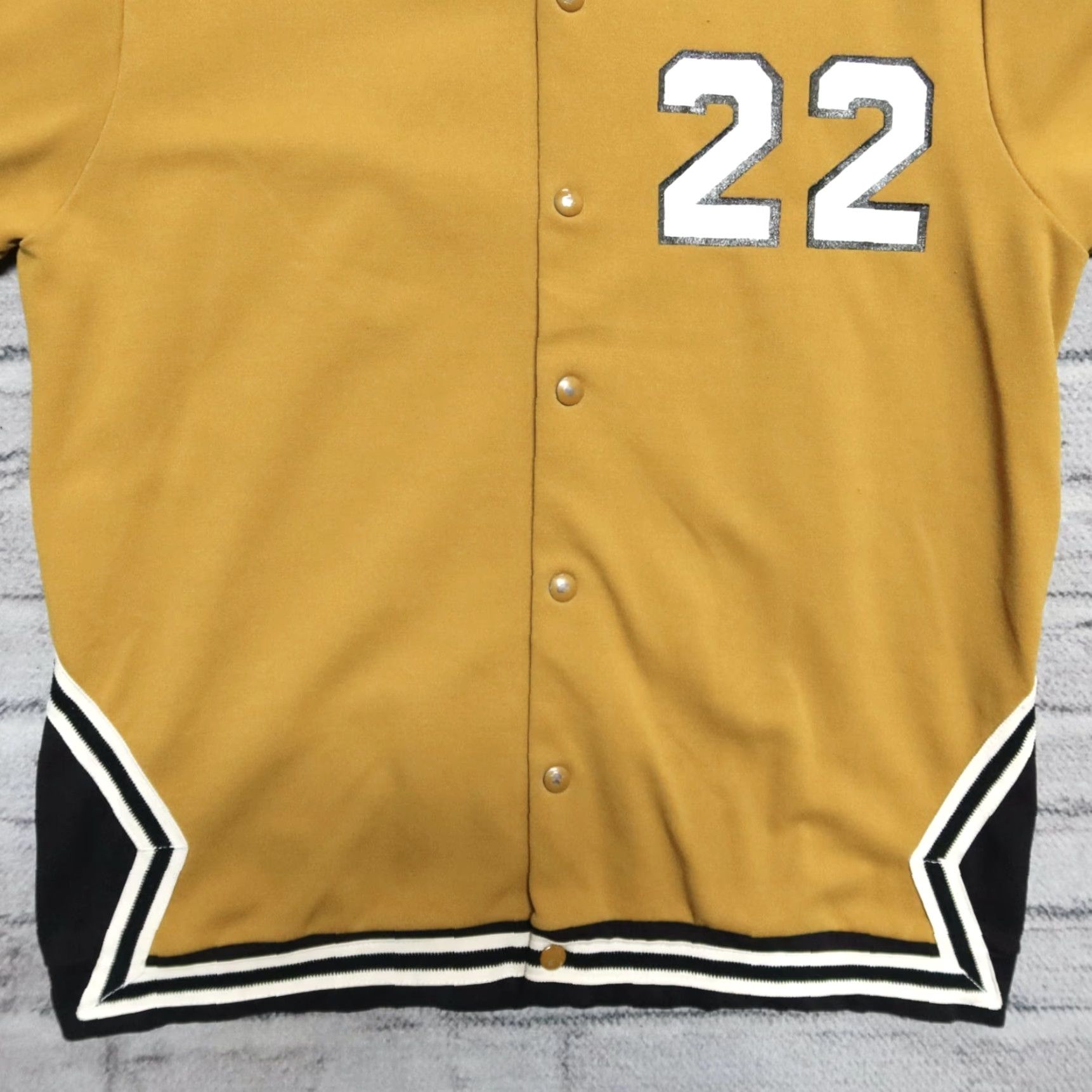 Champion VINTAGE Hayward High School Varsity Basketball Jersey Men L Gold Championship Style Jersey 90s Size US L / EU 52-54 / 3 - 4 Thumbnail