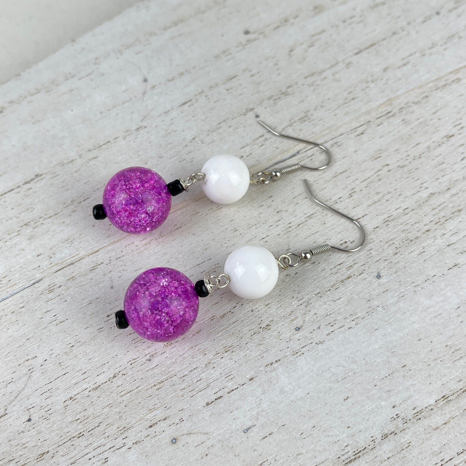 Handmade Crackle Glass Magenta Cream White Bead Earrings Handmade Size ONE SIZE - 2 Thumbnail