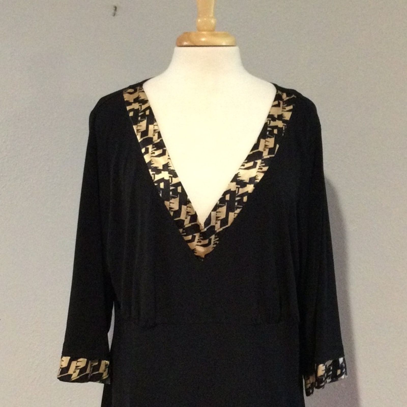 Other I.N. Studio Woman Black & Tan V-neck Pullover Blouse Size 1X Size XL / US 12-14 / IT 48-50 - 2 Thumbnail