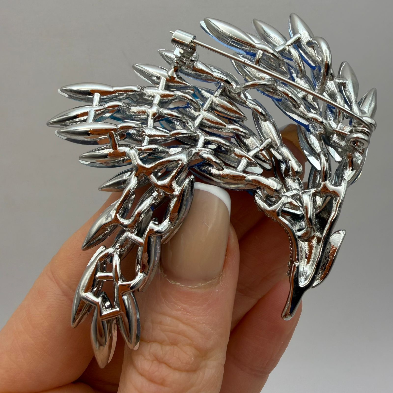 Other Blue Crystal Bird Brooch Large Rhinestone Statement Pin Size ONE SIZE - 6 Thumbnail