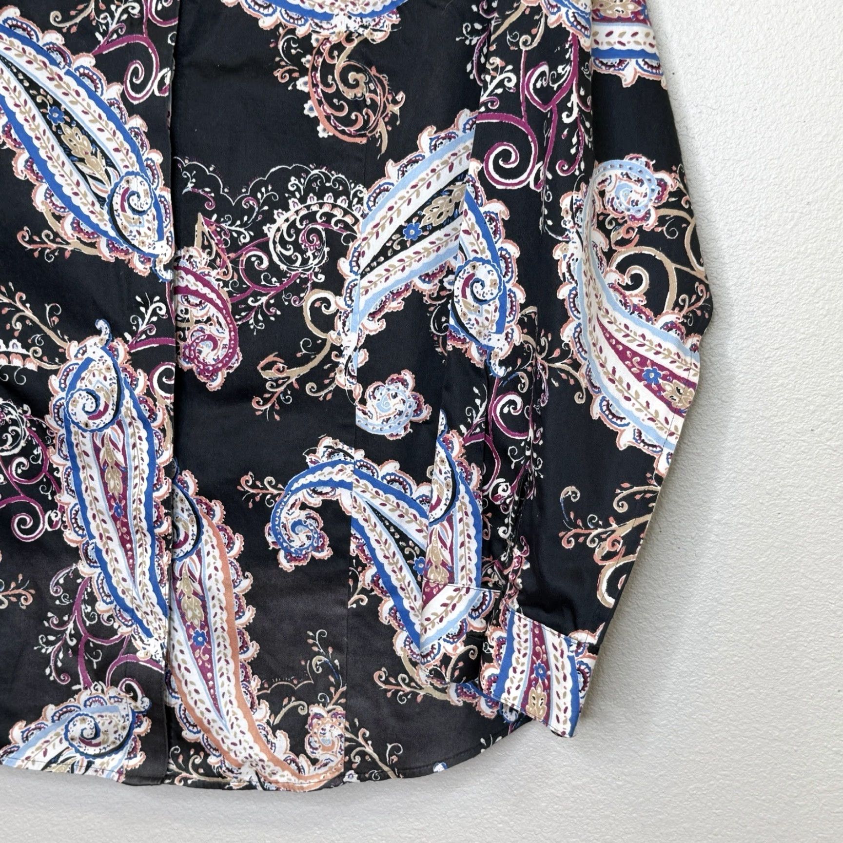 Vintage Chico’s Top Button Front No Iron 3 XL 16/18 Black Paisley Print Long Sleeve Women's Shirt Size XXL / US 16-18 / IT 52-54 - 3 Thumbnail