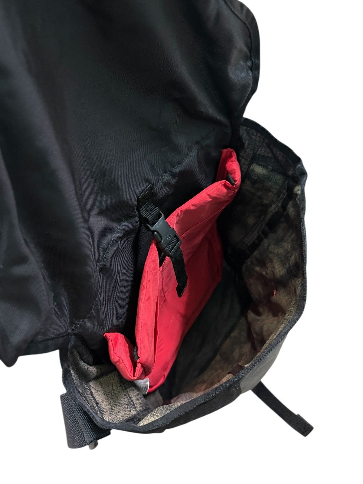 Vintage VINTAGE NIKE ACG MASSENGER BAG Size ONE SIZE - 10 Thumbnail