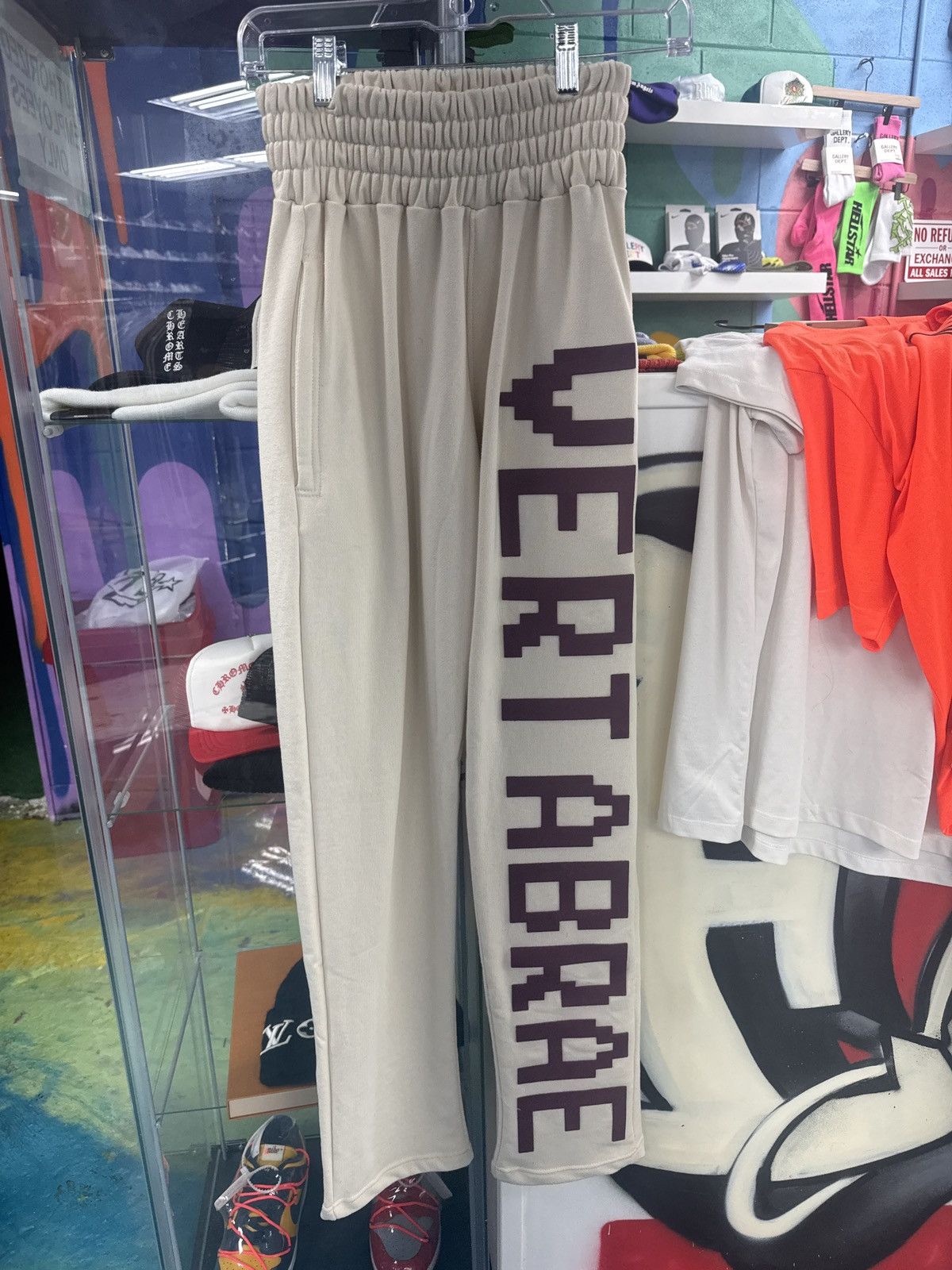 Vertabrae Vertabrae Sweatpants Cream/Burgundy Size US 32 / EU 48 - 1 Thumbnail
