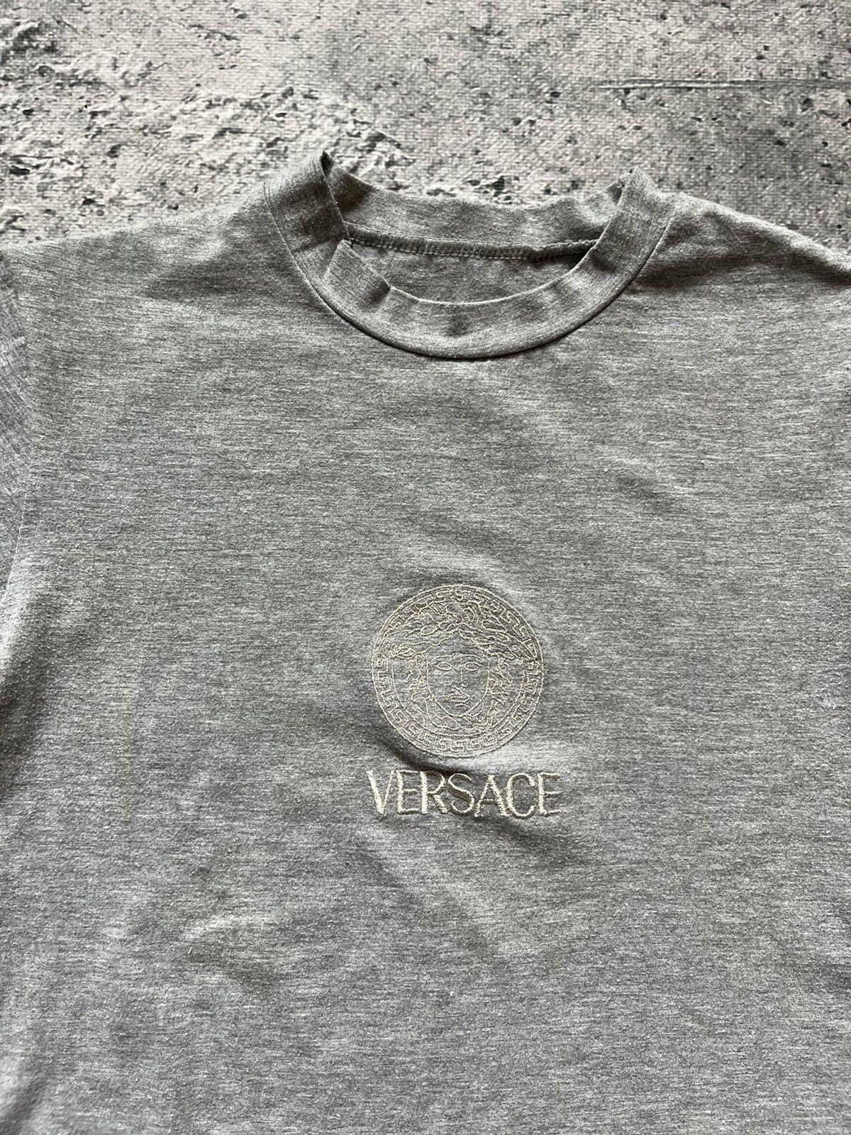 Versace Versace crop top T shirt meduza center logo Size US S / EU 44-46 / 1 - 1 Thumbnail