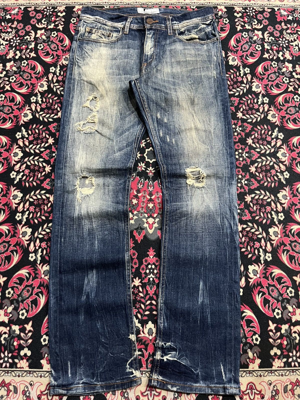 Silence is Golden Made in Usa Blue Faded Washed Rip Jeans