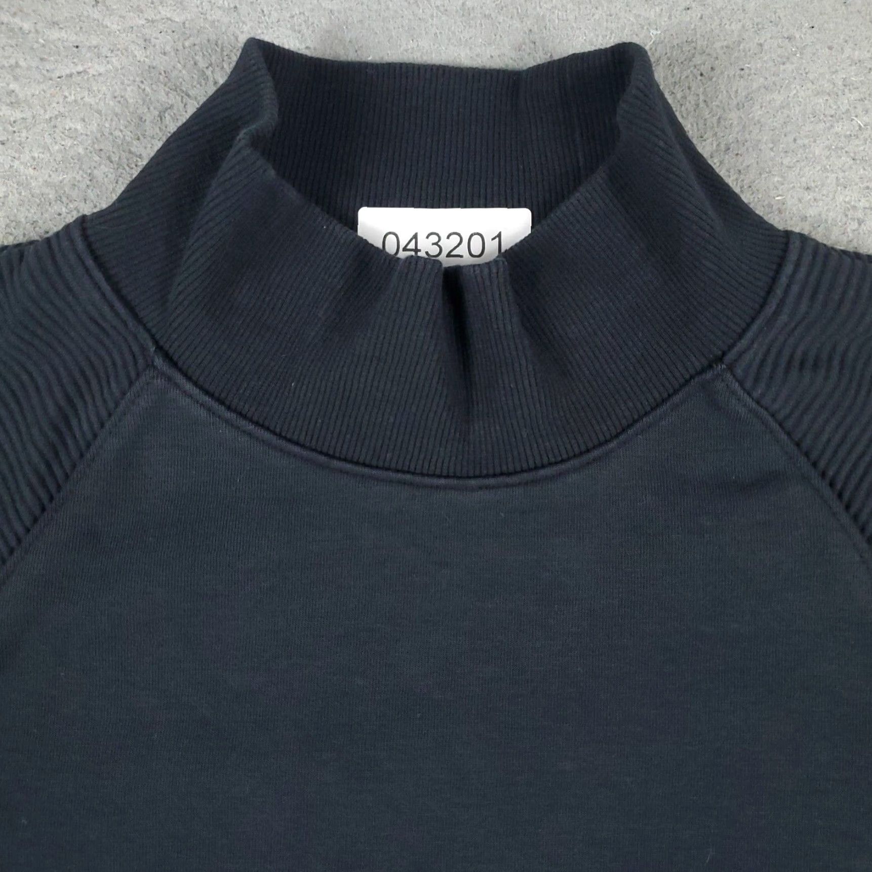 Under Armour Under Armour Hooded Sweatshirt Women Medium Black Pullover Activewear Size M / US 6-8 / IT 42-44 - 2 Thumbnail