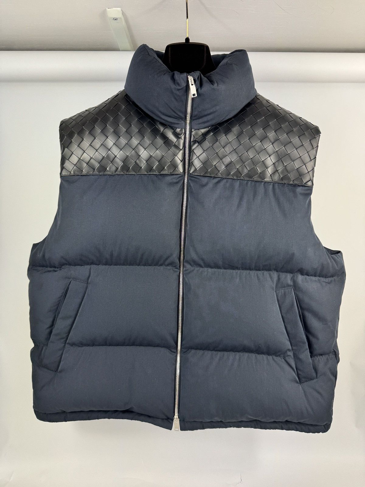 Bottega Veneta LEATHER DETAILED PUFFER VEST Size US XL / EU 56 / 4 - 1 Thumbnail