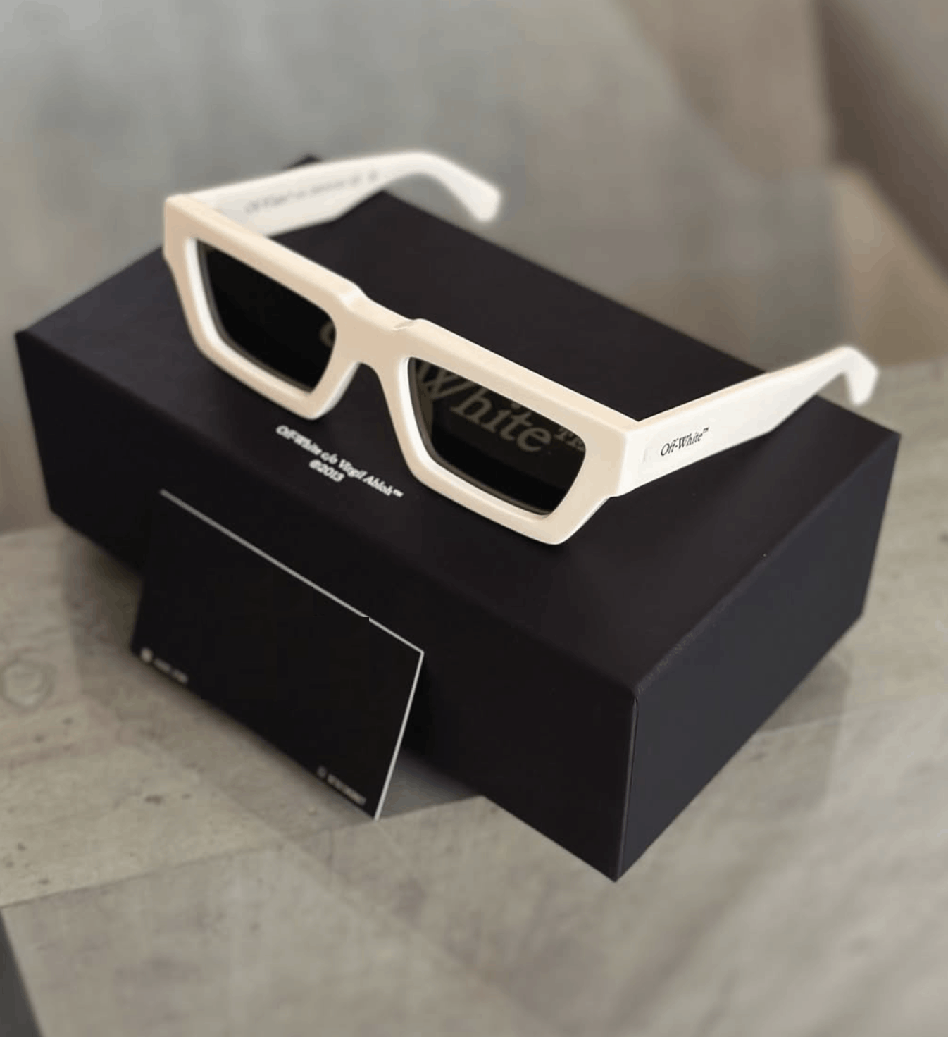Off-White NEW Off-White MANCHESTER OERI129S24PLA0010155  display picture 2