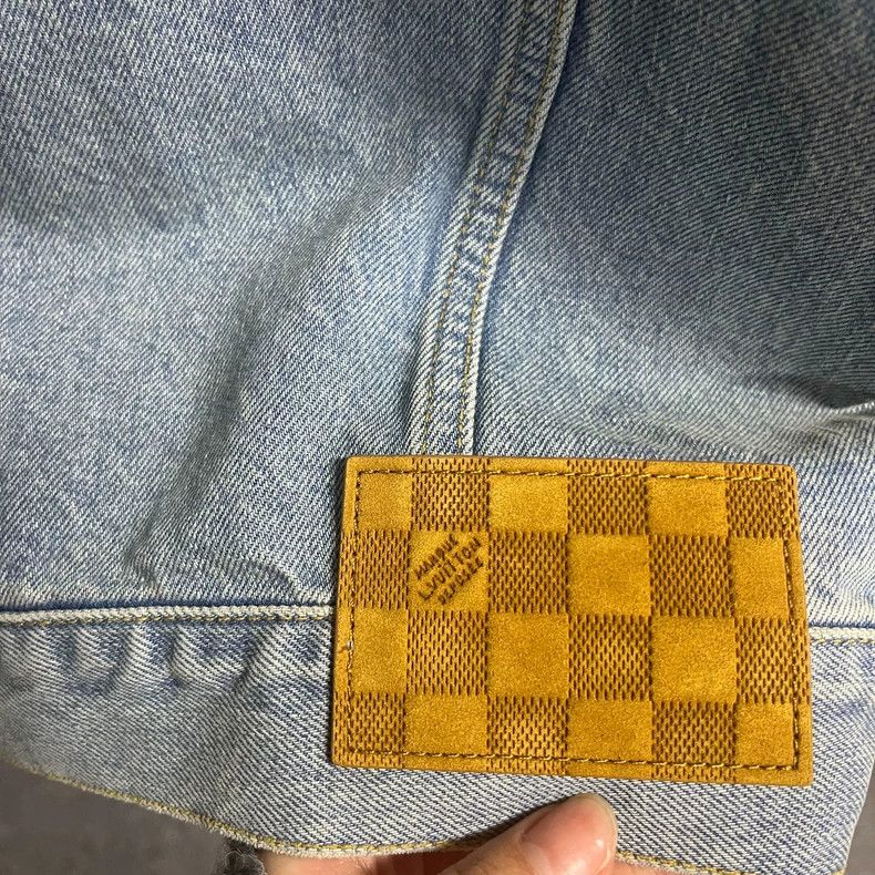Louis Vuitton Louis Vuitton Blue embroidered lapel single-breasted long-s Size US L / EU 52-54 / 3 - 5 Thumbnail