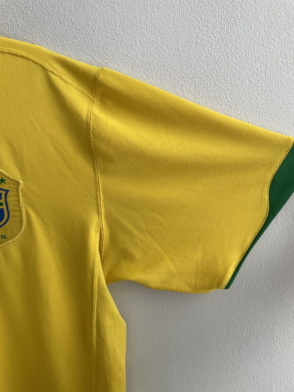 Nike Brazil 2006 2007 Home Football Shirt Soccer Jersey Nike Sz L Size US L / EU 52-54 / 3 - 9 Thumbnail