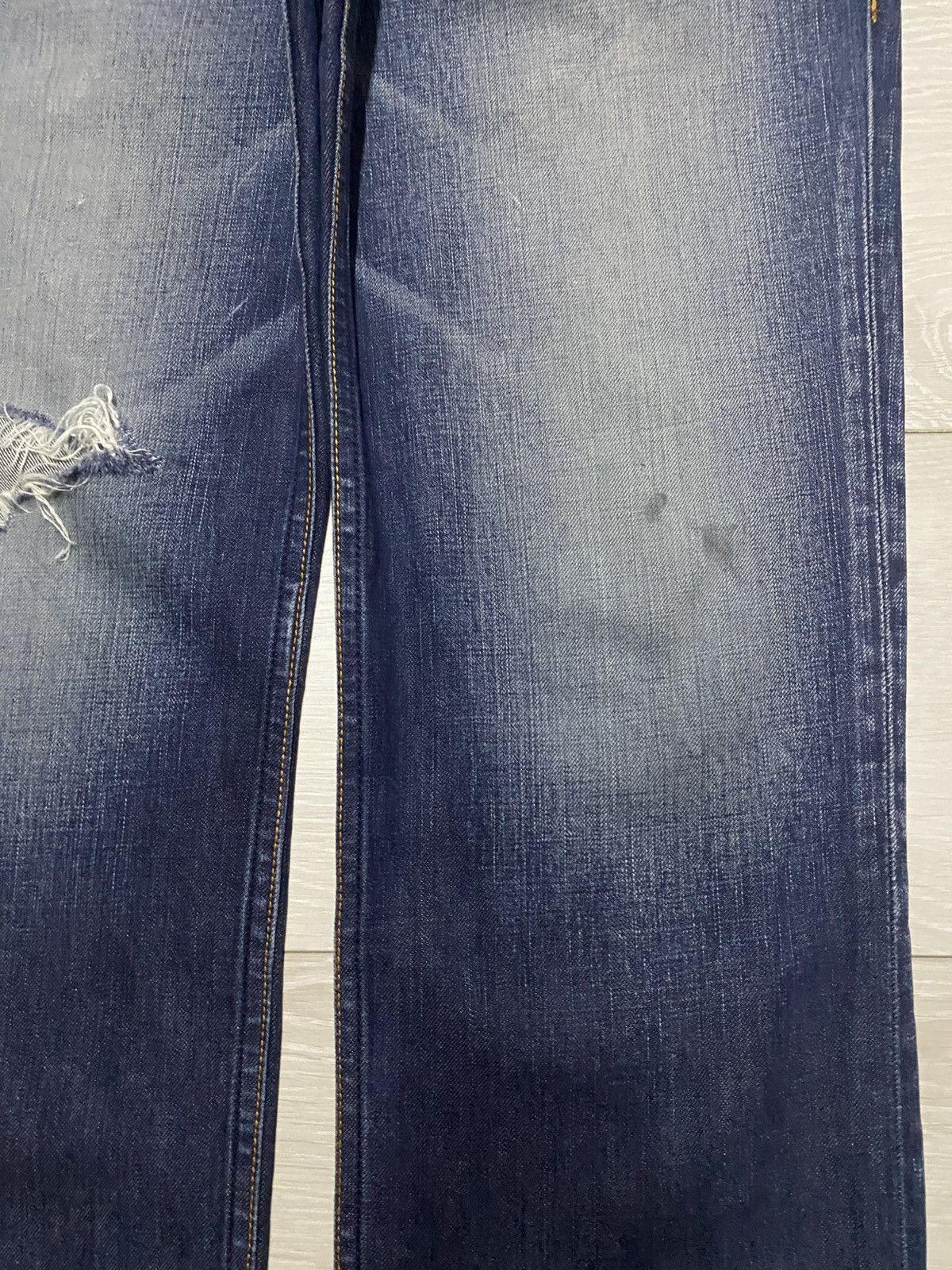 Levi's Vintage Levis 504 Fade Wash Distressed Straight Loose Jeans Size US 32 / EU 48 - 12 Thumbnail