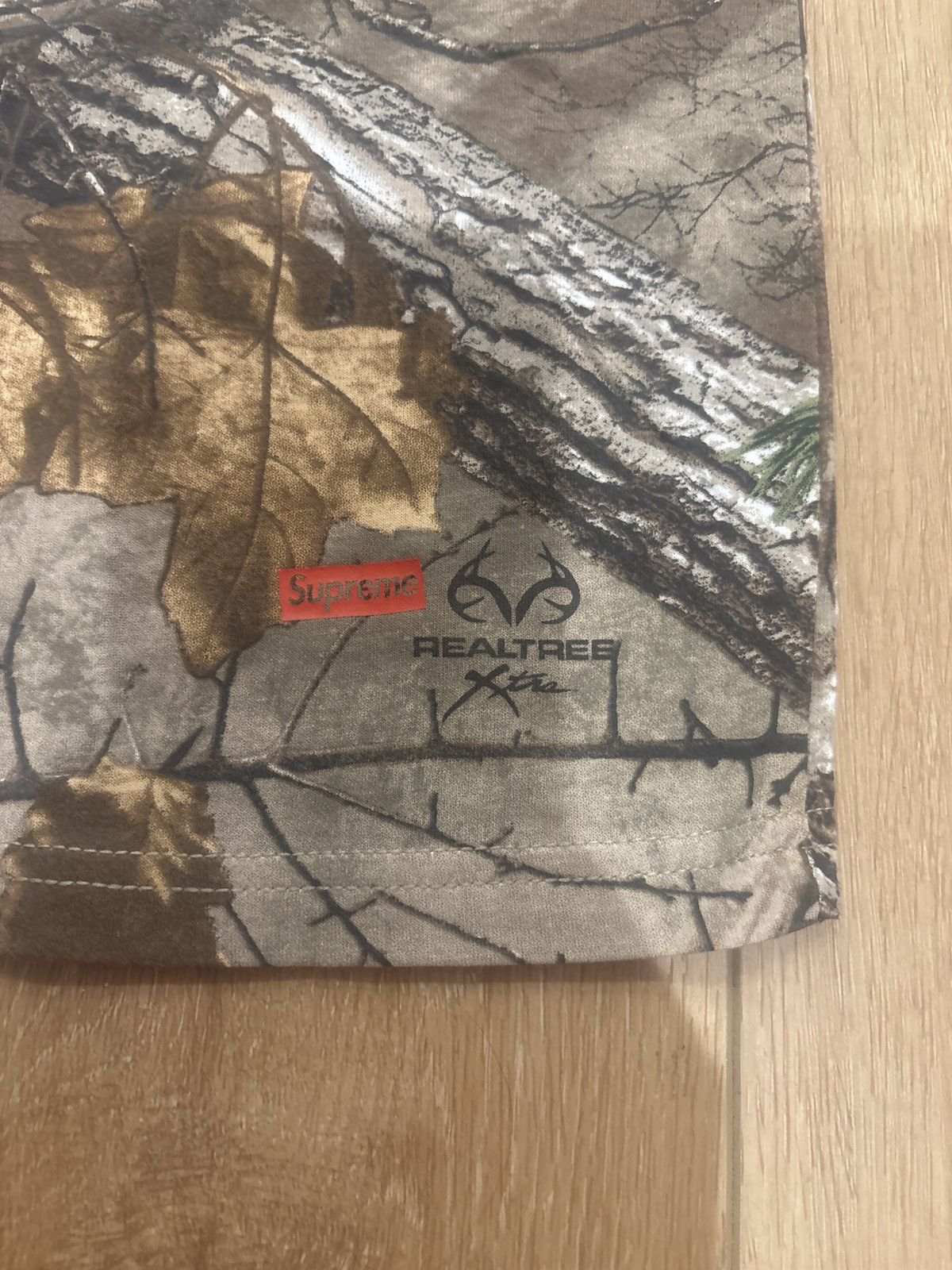 Realtree × Supreme Hanes supreme camo shirt Size US M / EU 48-50 / 2 - 4 Thumbnail
