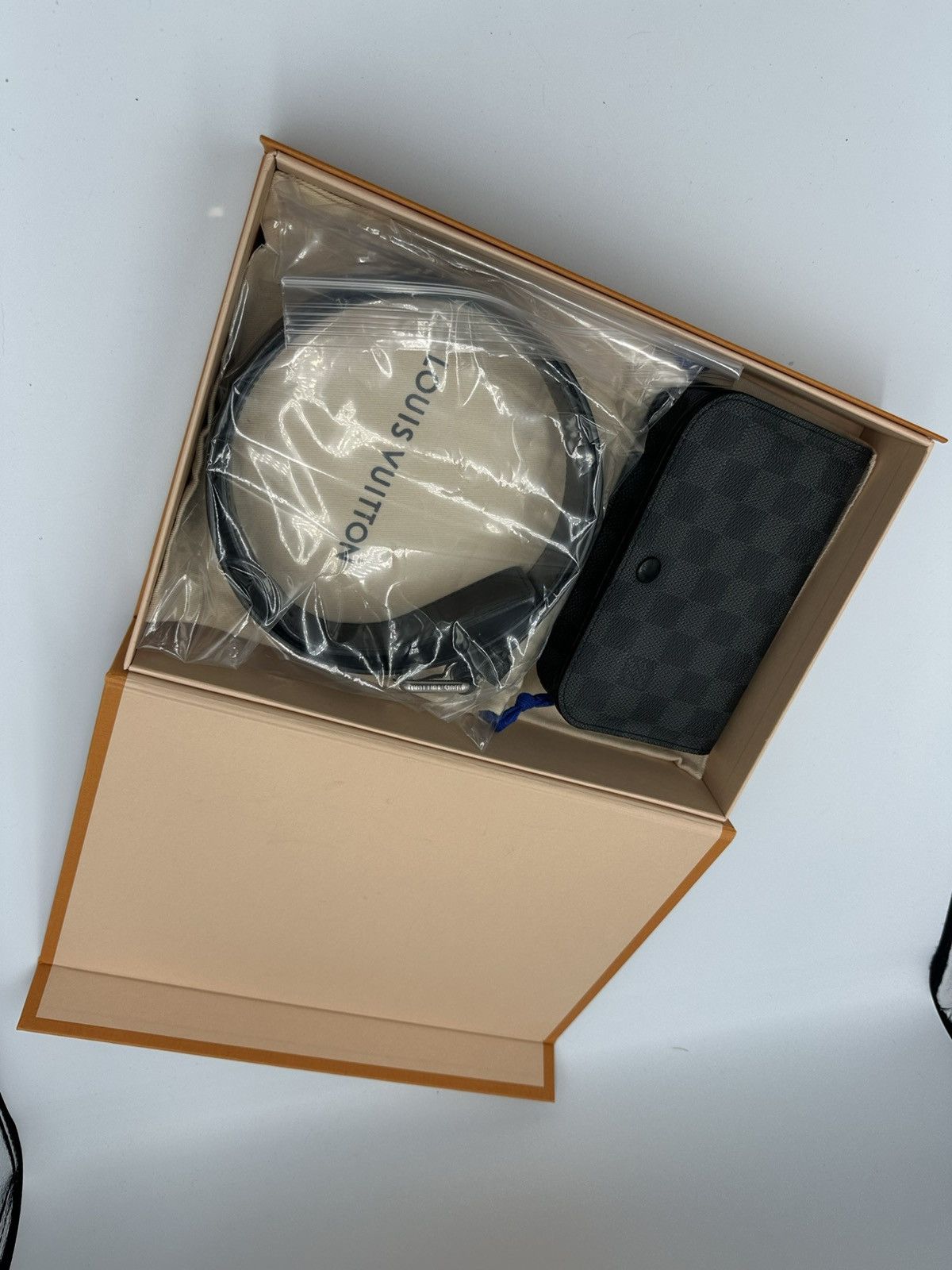 Louis Vuitton Louis Vuitton Damier Belt Bag Waist Bag Size ONE SIZE - 4 Thumbnail