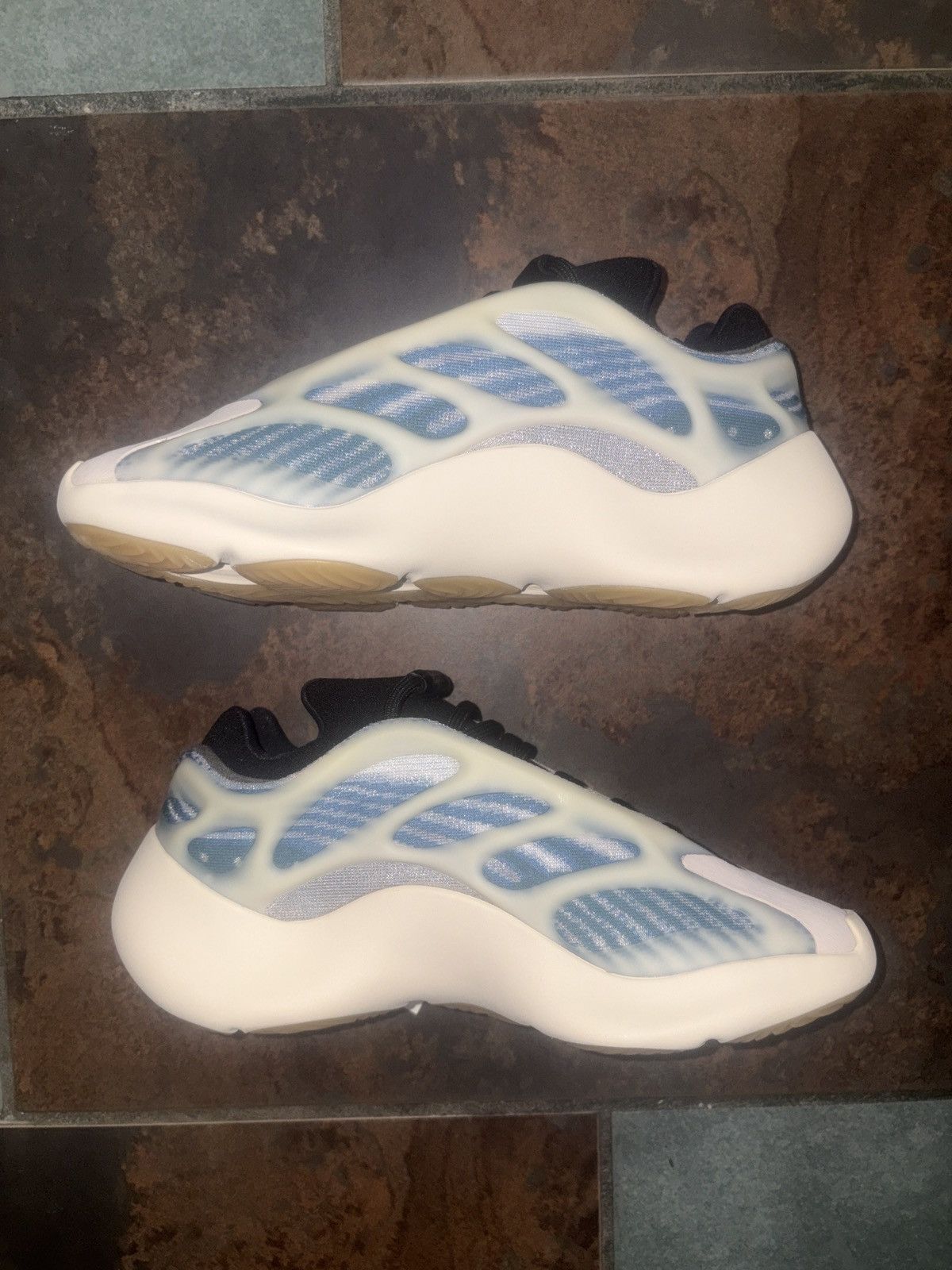 Adidas × Kanye West Adidas Yeezy 700 V3 “Kyanite” Size 5 Size US 5 / EU 37 - 2 Thumbnail