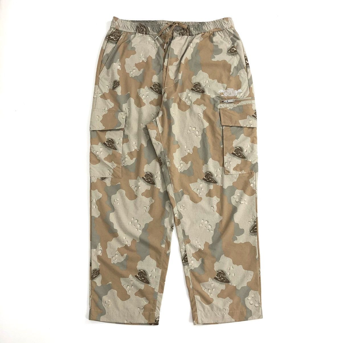 GU × Jun Takahashi × Undercover Undercover X Gu UFO Space Camo Baggy Cargo Pants Size US 32 / EU 48 - 1 Thumbnail