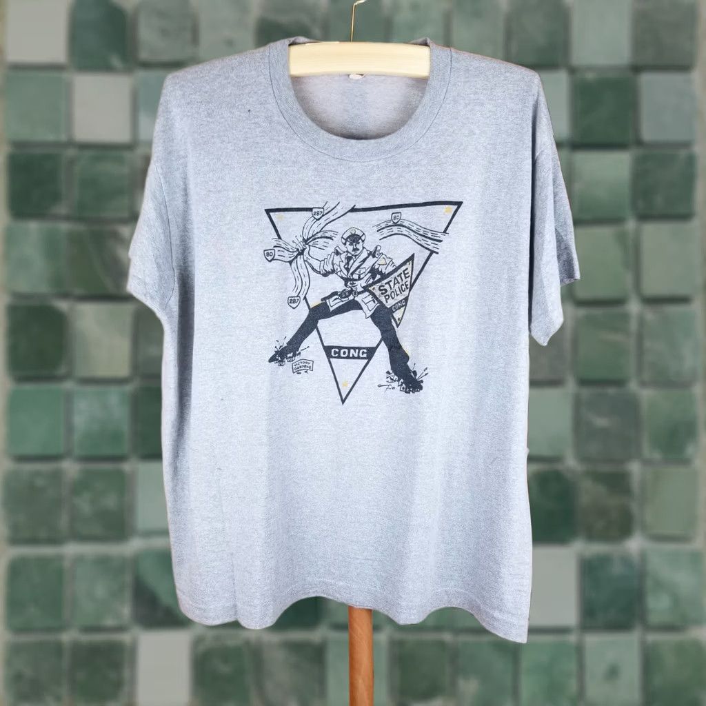 Vintage VINTAGE STATE POLICE HIGHWAY PATROL I-80 I-287 GRAPHIC T-SHIRT SZ XXLARGE Shirt Men Gray Cotton 80s 90s Police Graphic T-Shirt XXL Boy? Size US XXL / EU 58 / 5 - 1 Thumbnail