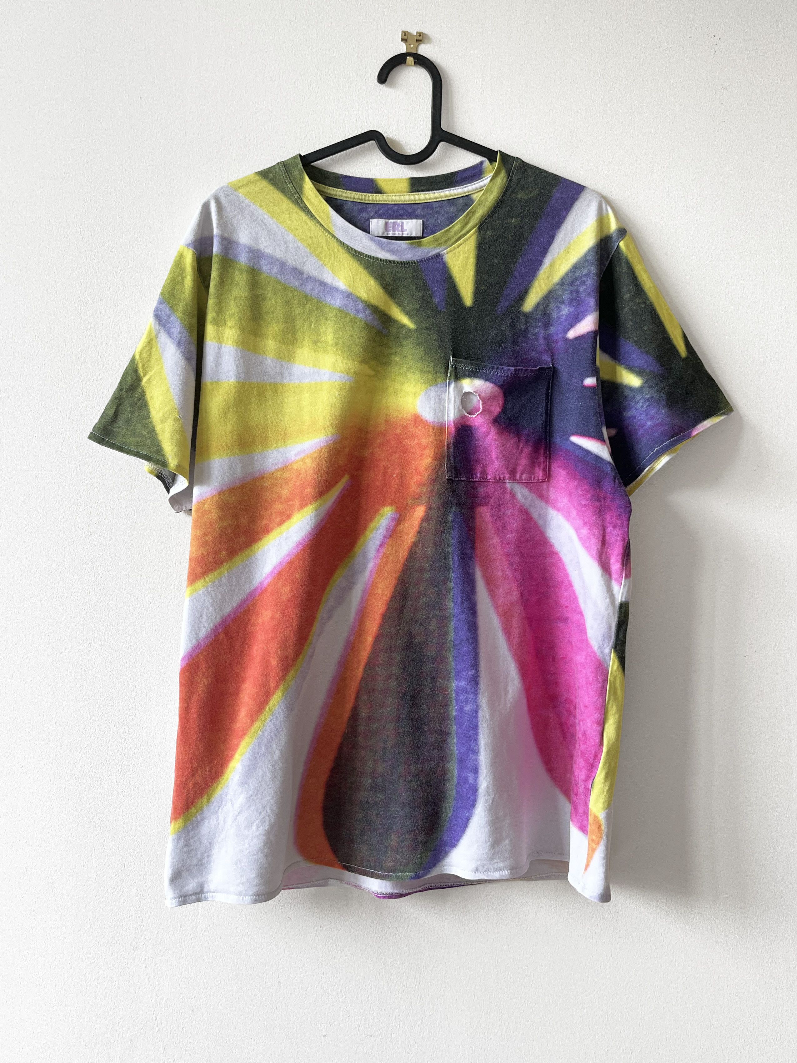 ERL ERL Flower rainbow tshirt Size US M / EU 48-50 / 2 - 1 Thumbnail