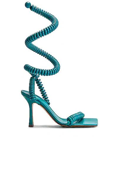 image of Bottega Veneta O1Loc1C0324 667196 Wire Stretch Sandals In Blue, Women's