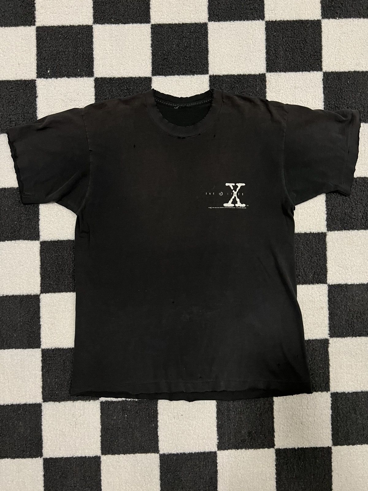 Vintage Vintage 1995 X Files Thrashed Tee Size US L / EU 52-54 / 3 - 3 Thumbnail