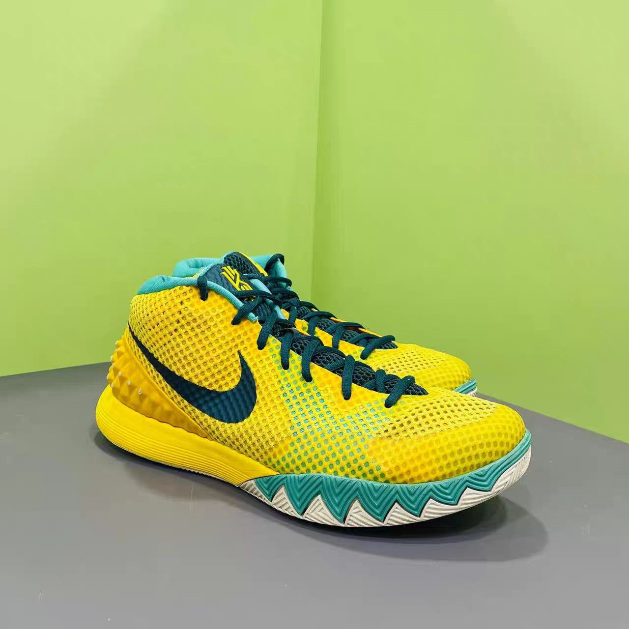 Nike Nike Kyrie 1 Basketball Shoes K15 Size US 12 / EU 45 - 3 Thumbnail