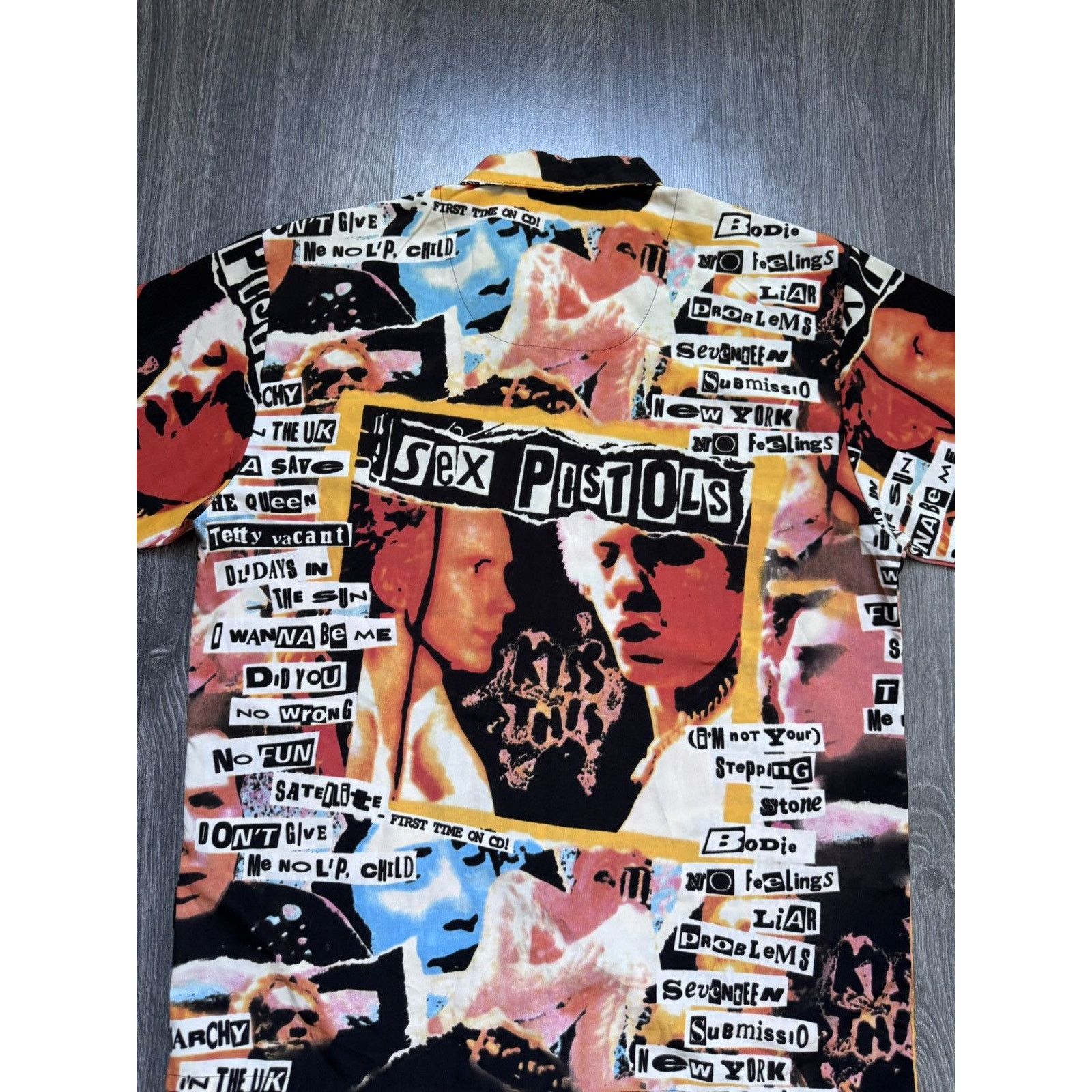 Band Tees 90s Vintage Dragonfly Sex Pistols Band tee Size US L / EU 52-54 / 3 - 11 Thumbnail