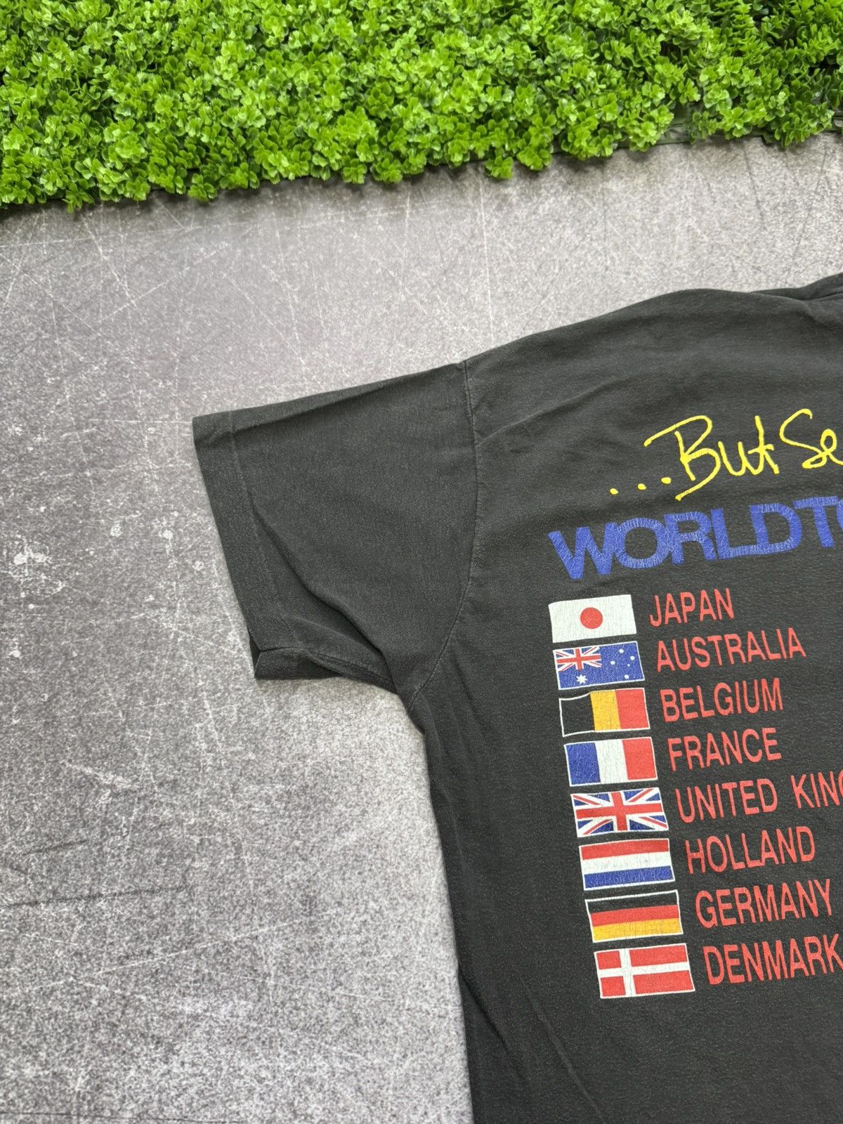 Band Tees Vintage 1990 Phil Collins genesis drummer band t shirt rock Size US L / EU 52-54 / 3 - 13 Thumbnail