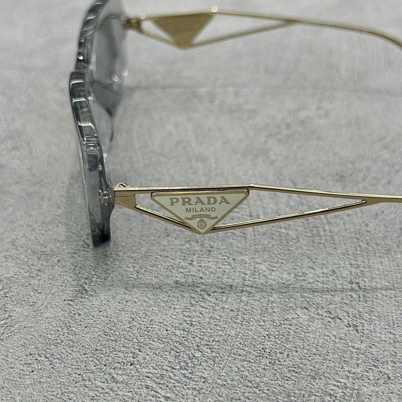 Prada PRADA 0PR 14YS 12R50K SUNGLASSES Size ONE SIZE - 5 Thumbnail
