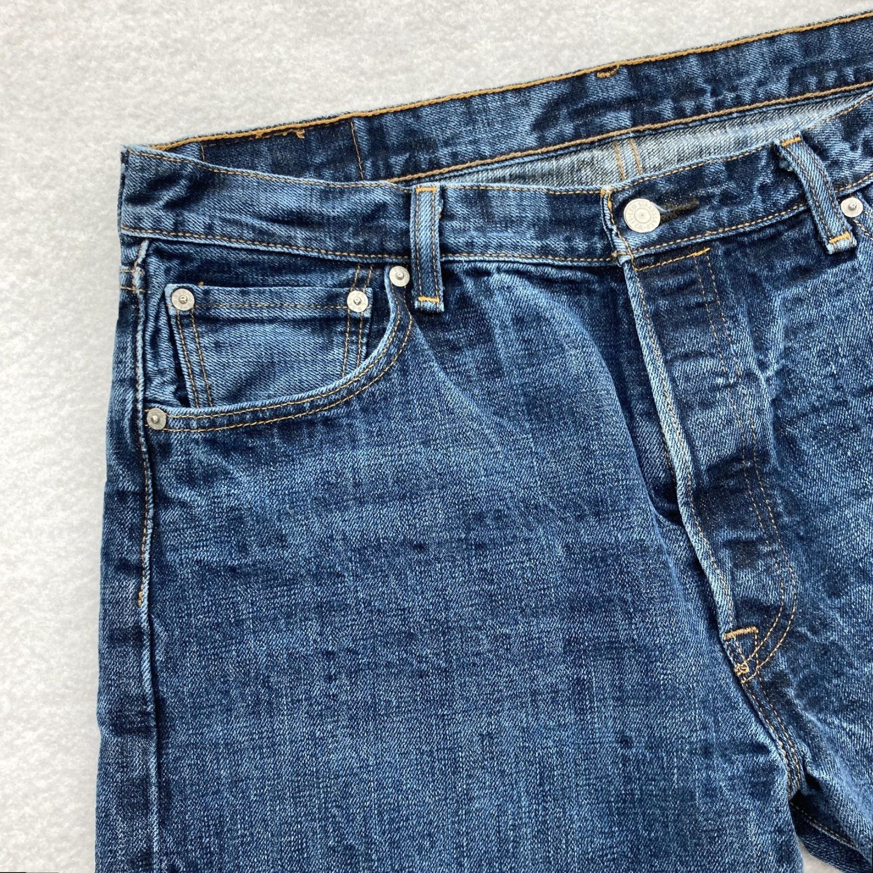 Levi's VINTAGE Levi's 501 Jeans Mens 36x32 Medium Wash Button Fly Straight Leg Original Fit Mens Size US 36 / EU 52 - 3 Thumbnail