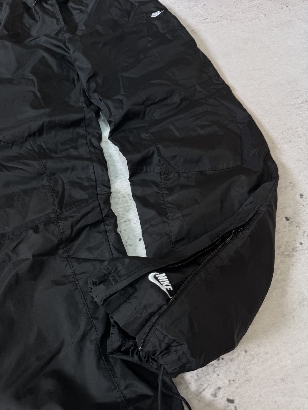 Nike × Vintage NIKE NYLON VINTAGE Y2K OVERSIZE BAGGY FIT PANTS SWEATPANTS Size US 32 / EU 48 - 4 Thumbnail