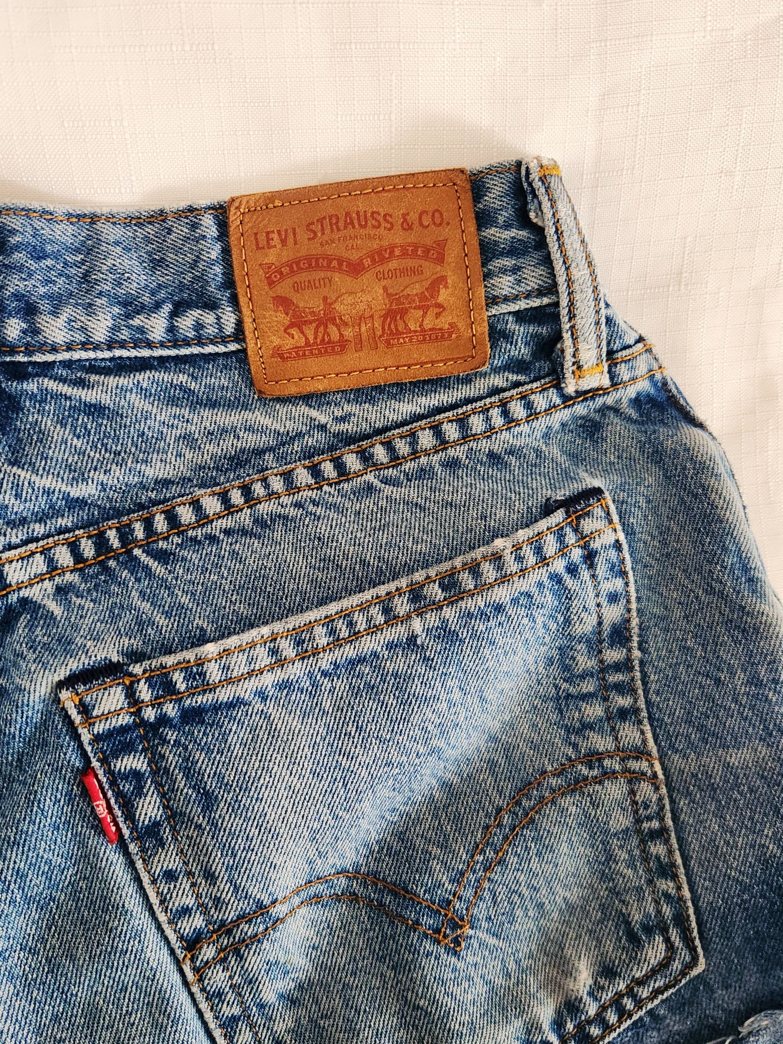 Levi's Levi's Women's Short Distressed Premium Denim Shorts Size 25 Size 25" / US 0 / IT 36 - 19 Thumbnail