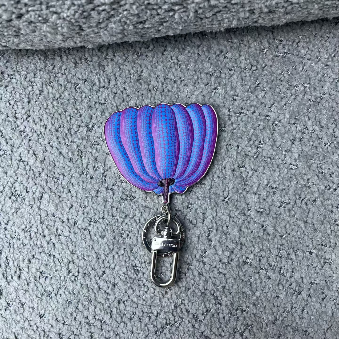 Louis Vuitton Louis Vuitton Blue Leather Metal Keychain Size ONE SIZE - 1 Thumbnail