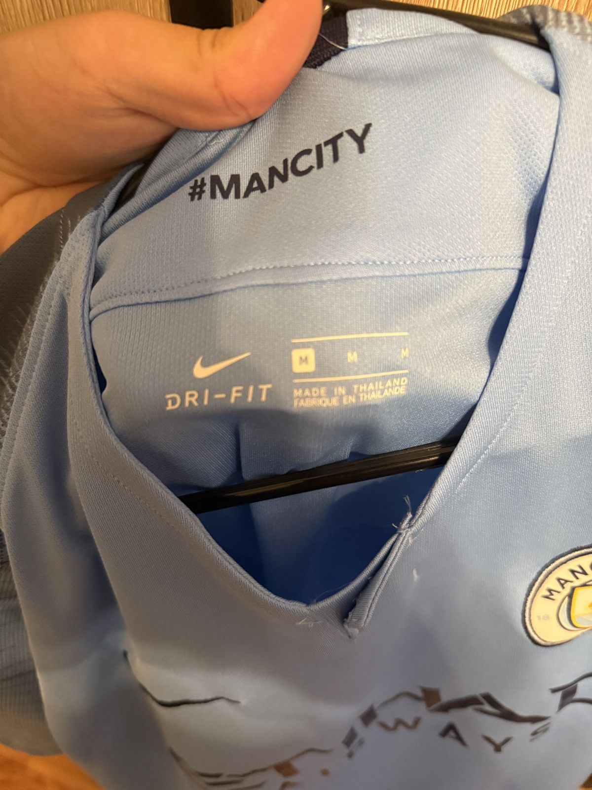 Nike Nike man city 18/19 Riyad Mahrez jersey Size US M / EU 48-50 / 2 - 3 Thumbnail
